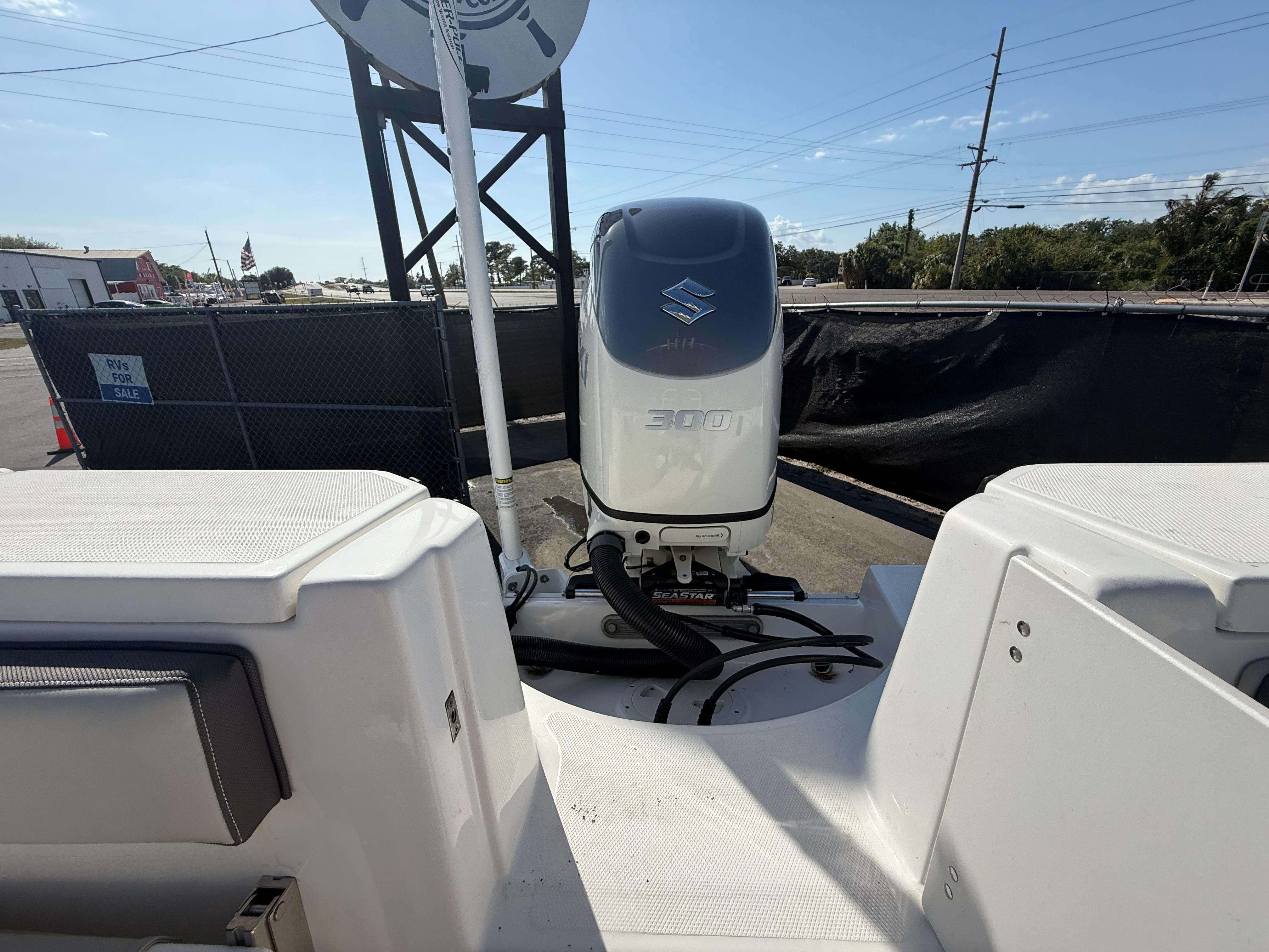 2022-aquasport-2300-center-console-power-9779110-20250502140639843-1_XLARGE