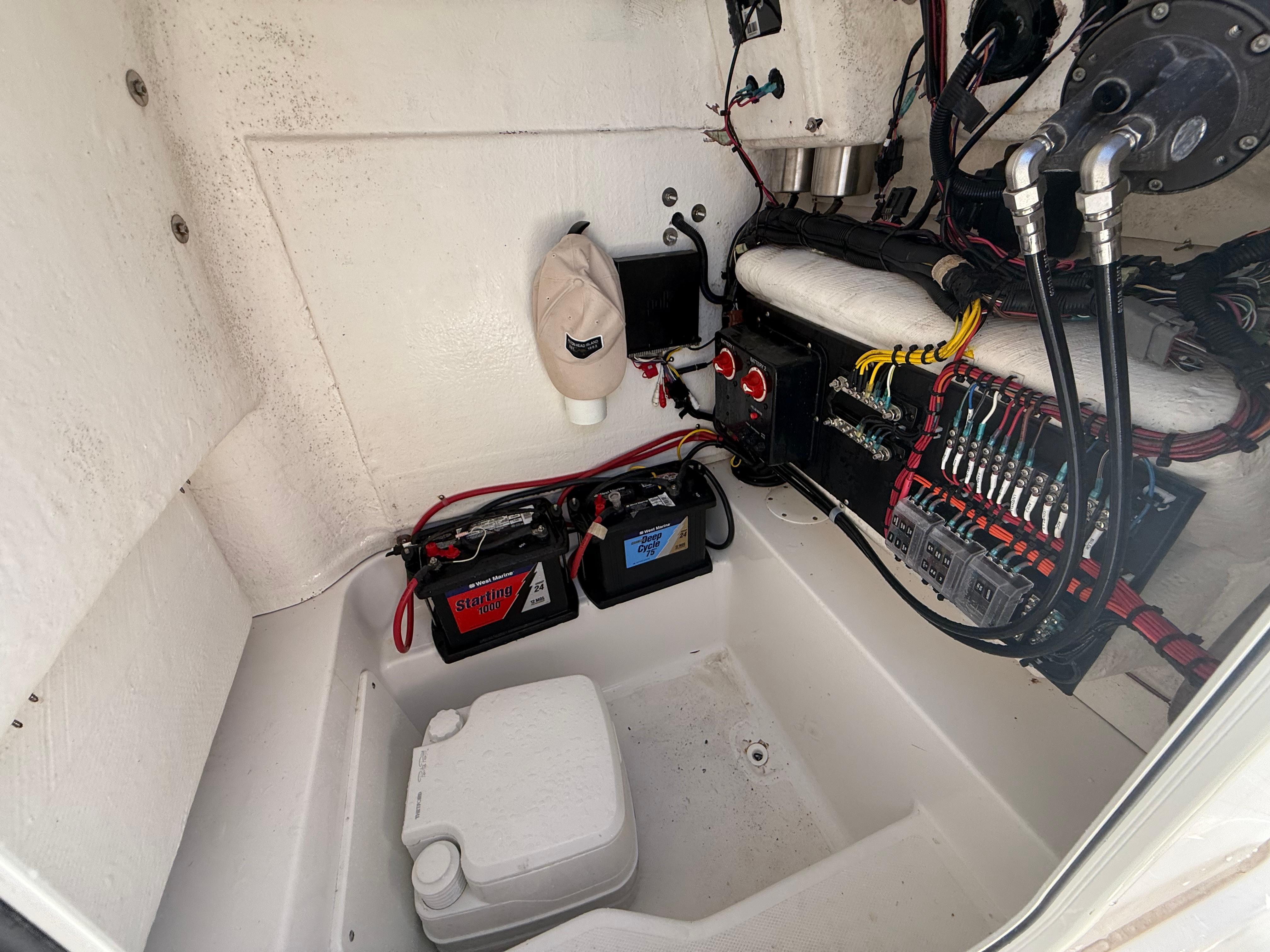 2022-aquasport-2300-center-console-power-9779110-20250502140704027-1_XLARGE