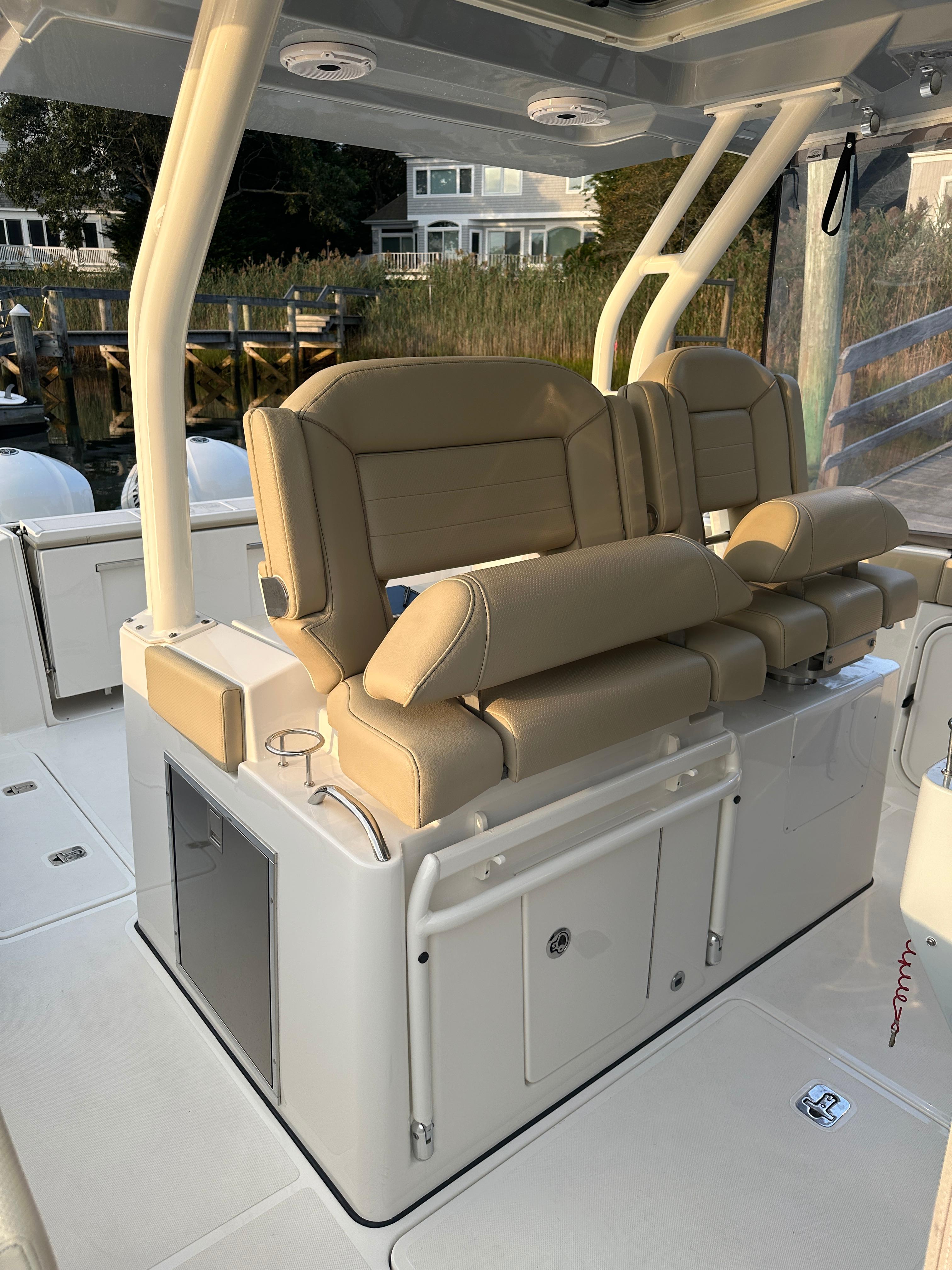 Yacht for Sale 32 Pursuit Yachts Mashpee, MA Denison Yacht Sales