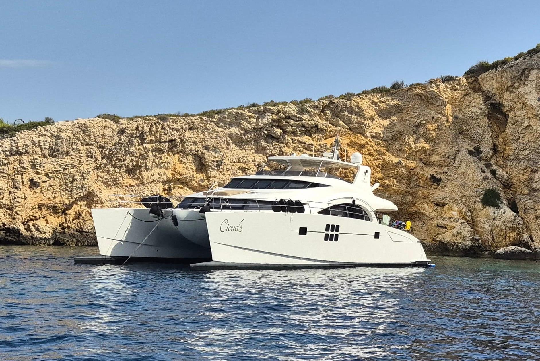 sunreef 70 motor yacht