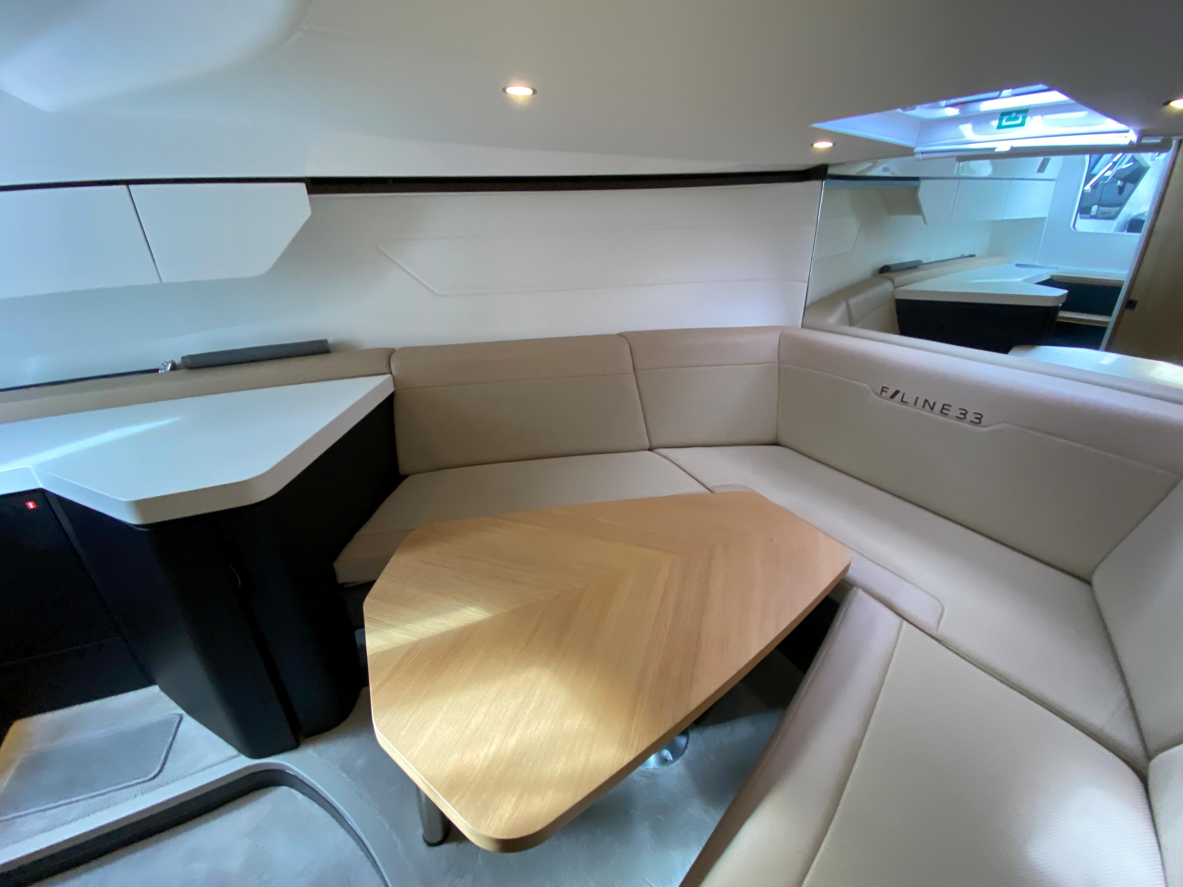 Fairline F//Line 33
