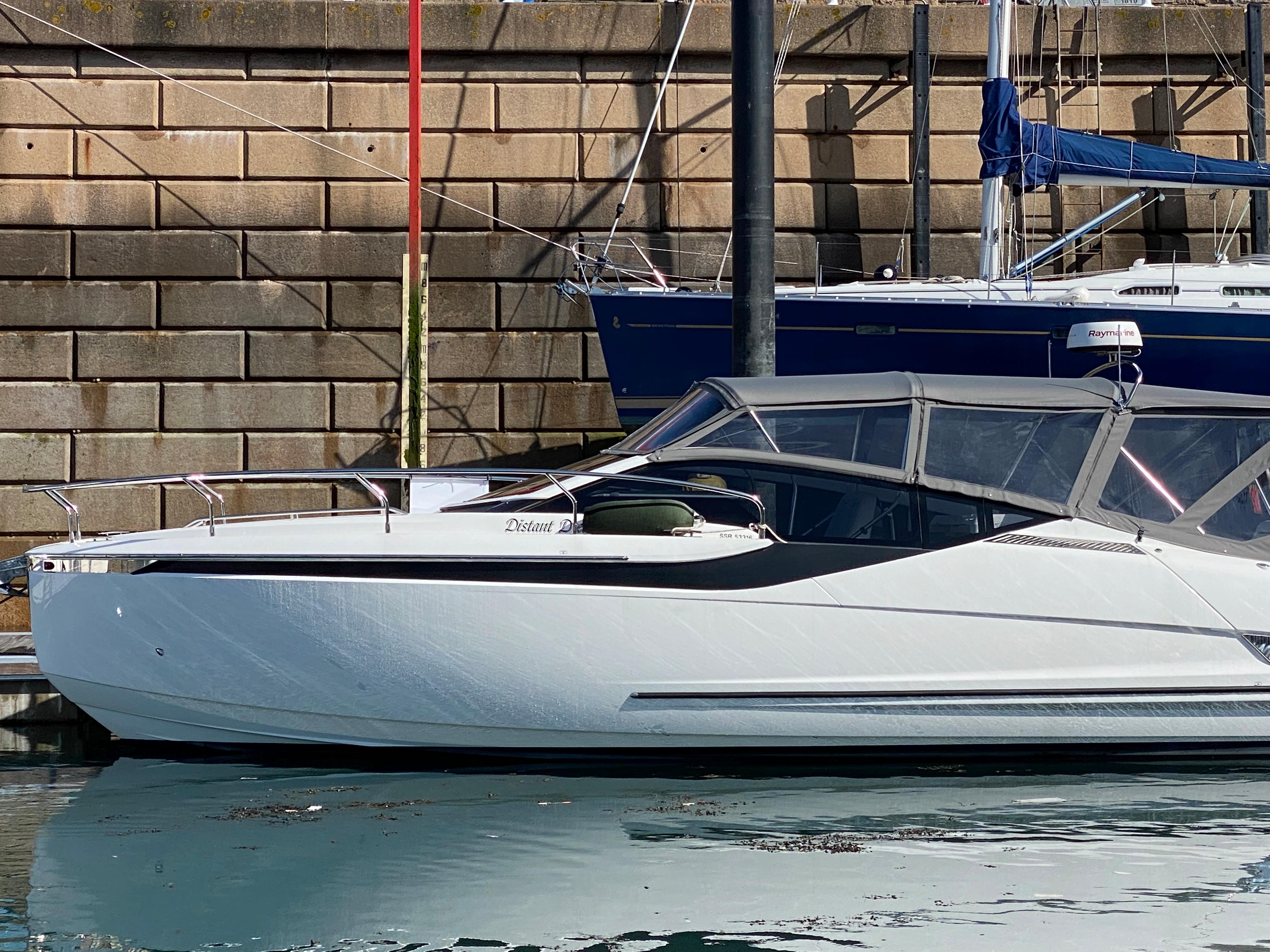 Fairline F//Line 33