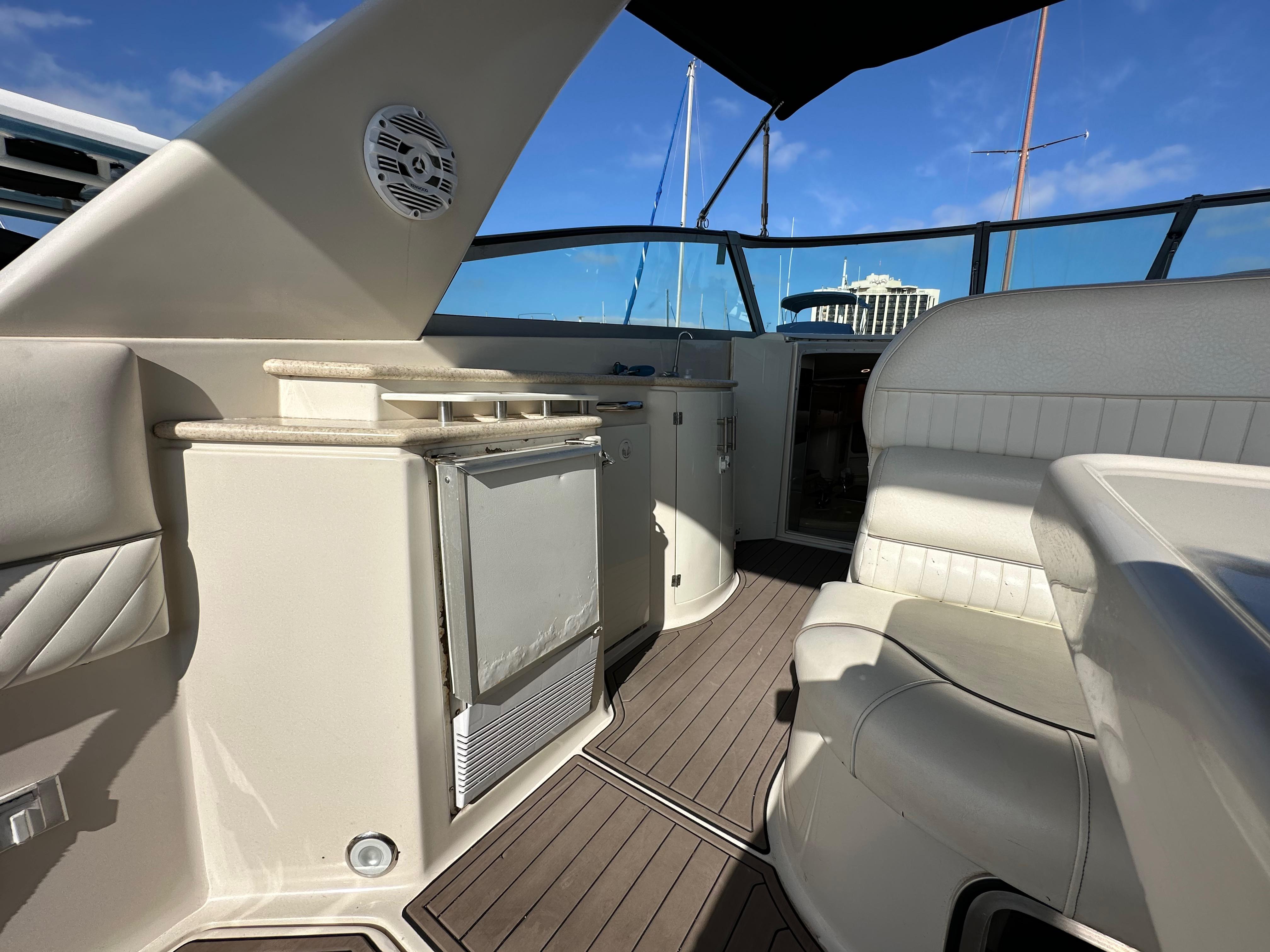 Image [11] of 1999 Monterey 322 Cruiser