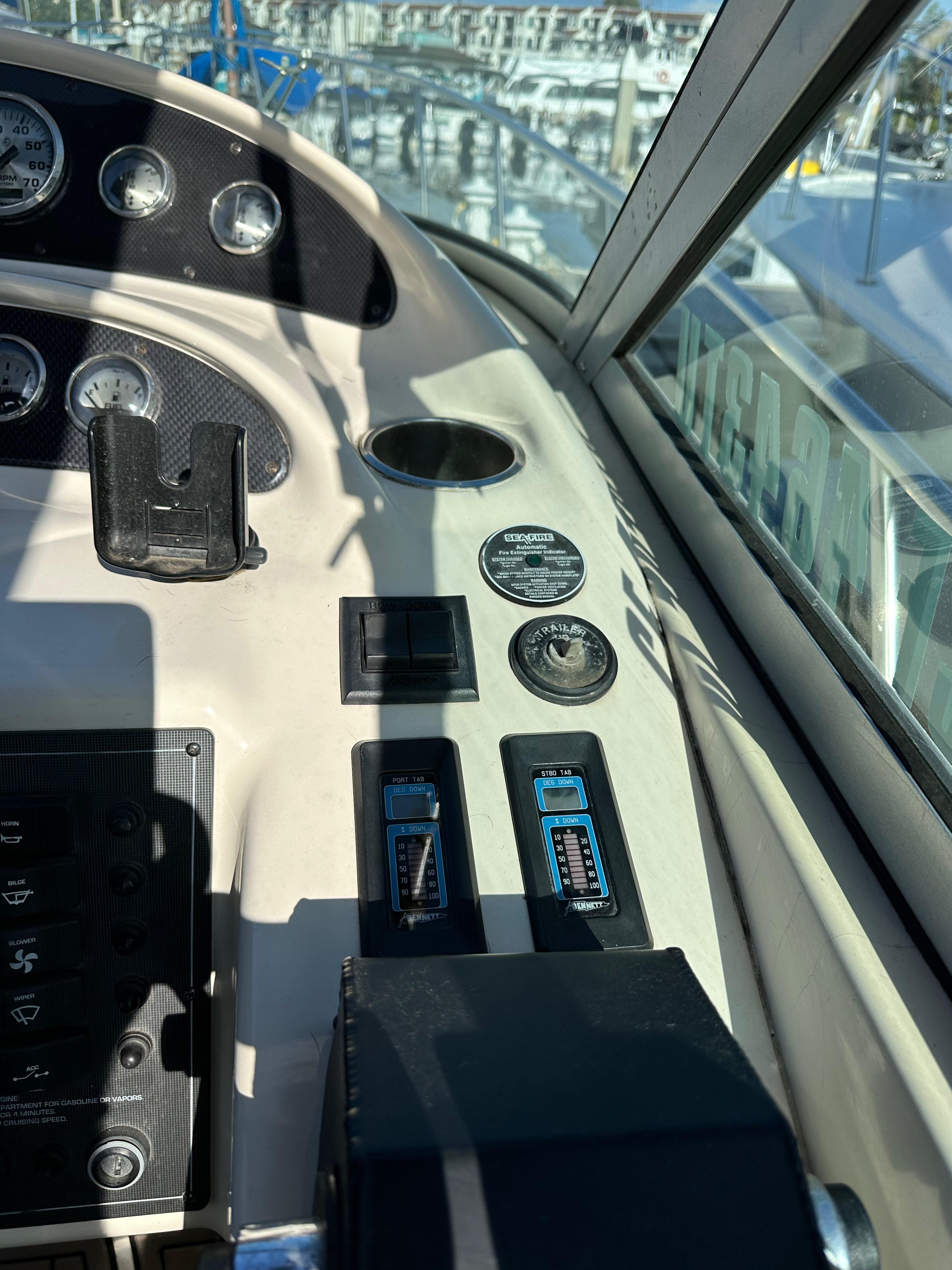 Image [18] of 1999 Monterey 322 Cruiser