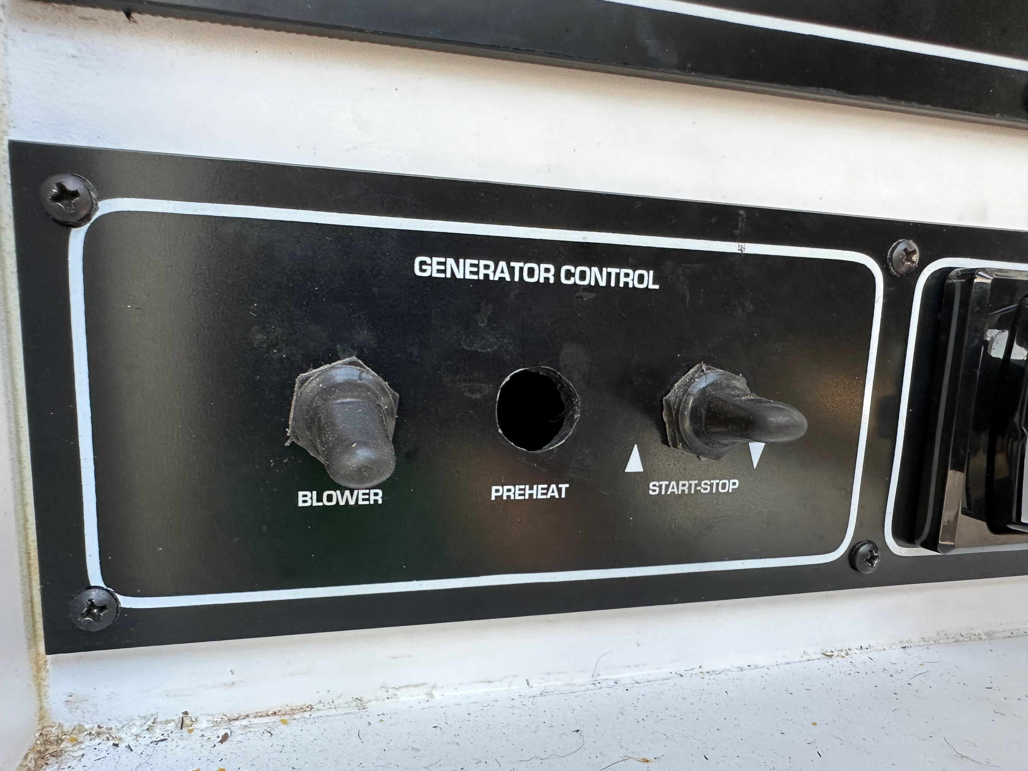 Image [41] of 1999 Monterey 322 Cruiser