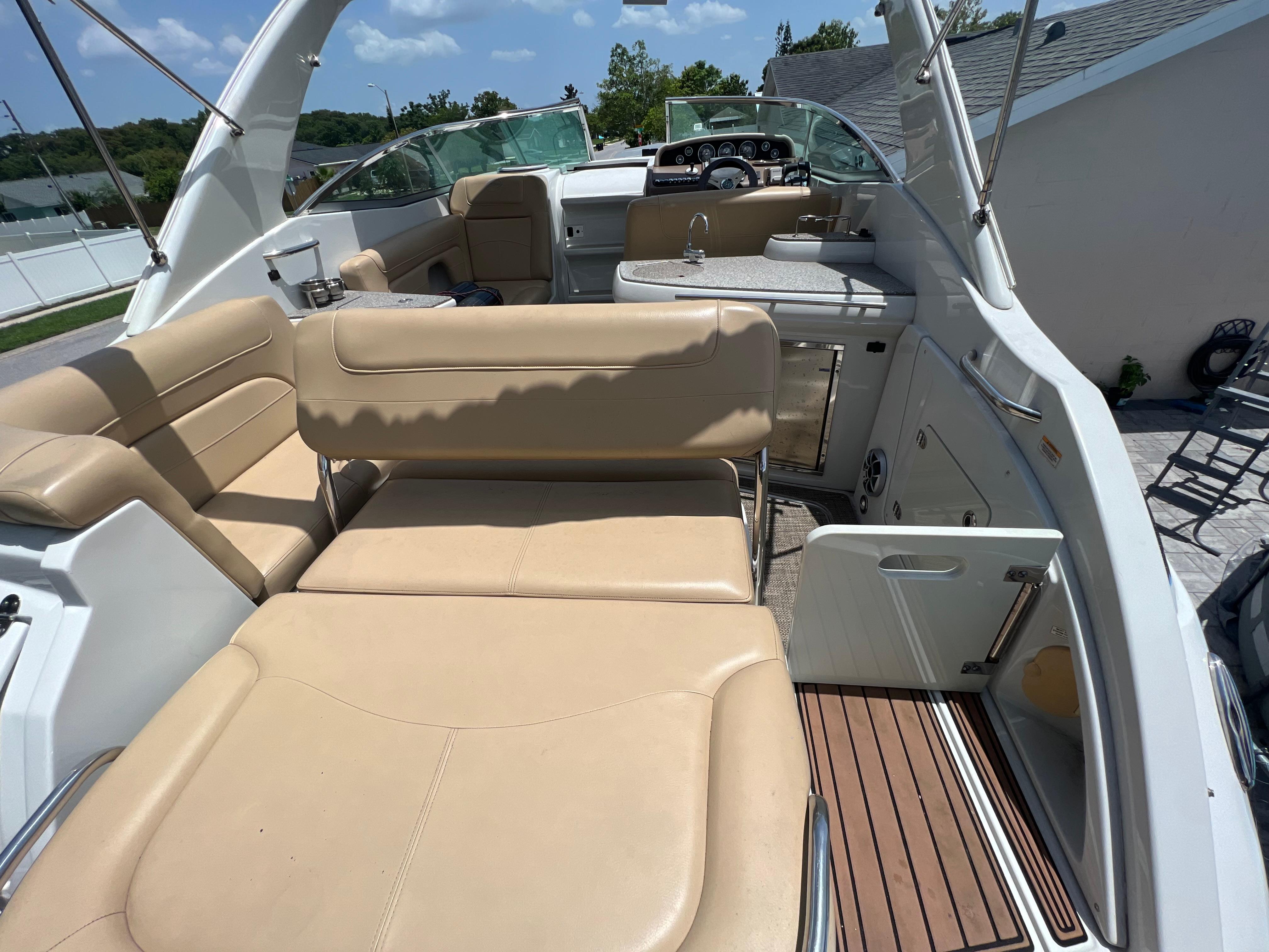 2017-crownline-294-cr-power-9819126-20250606160139060-1_XLARGE