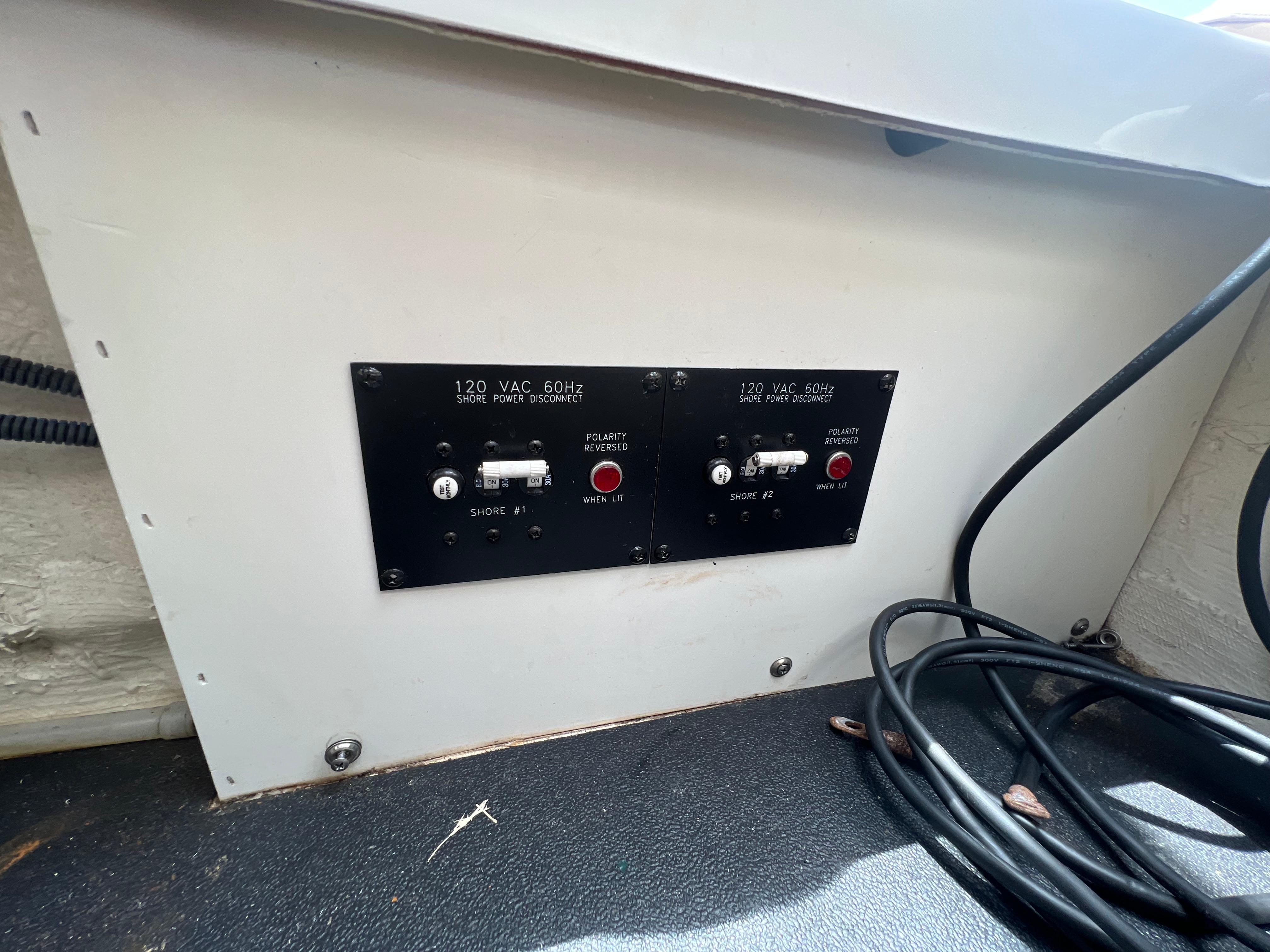 2017-crownline-294-cr-power-9819126-20250606160246796-1_XLARGE