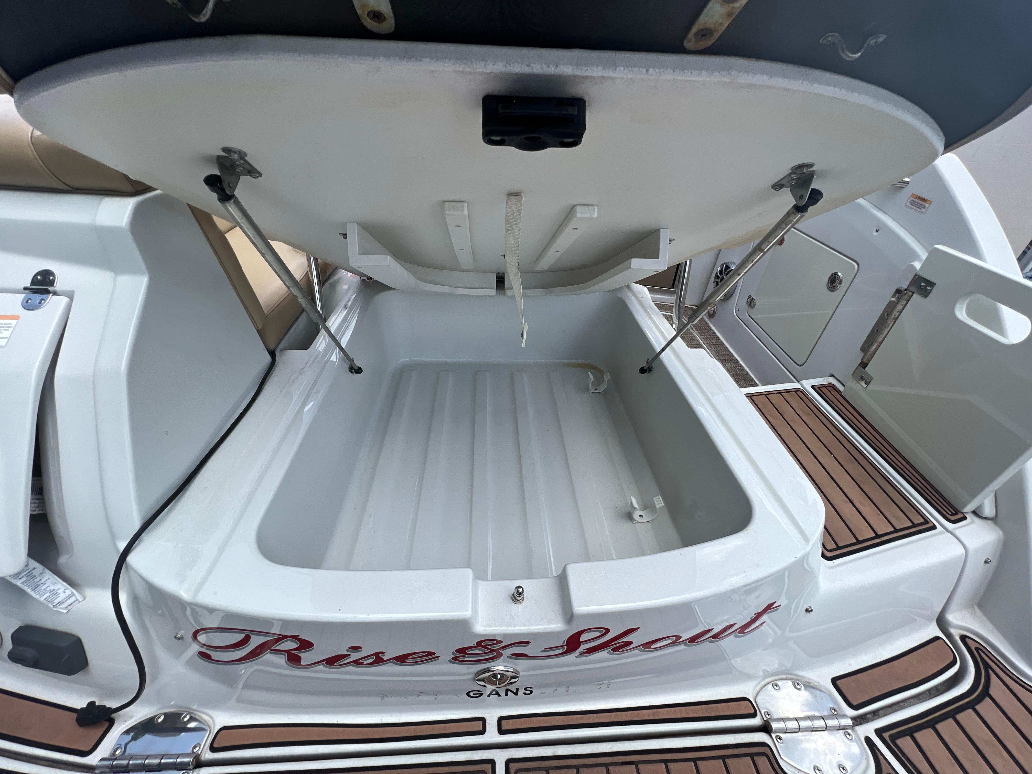 2017-crownline-294-cr-power-9819126-20250606160300020-1_XLARGE