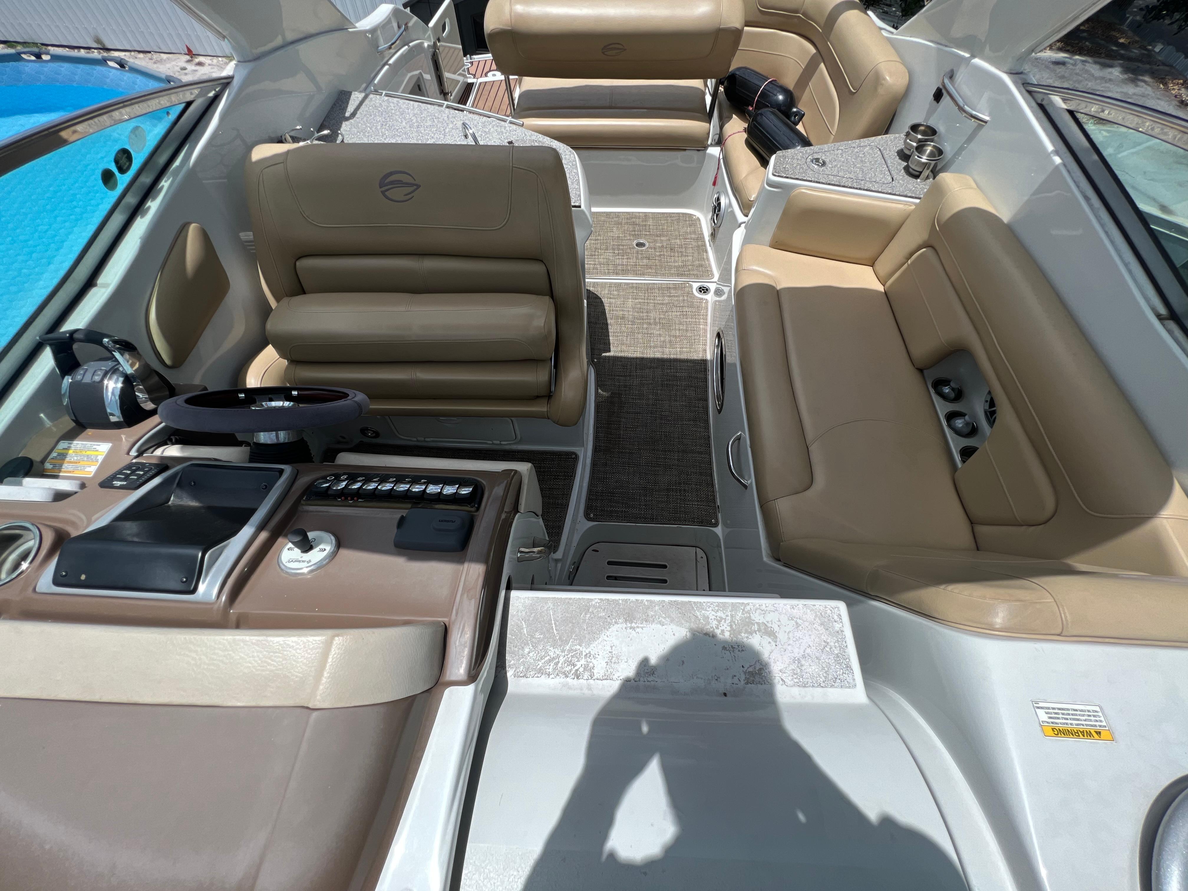 2017-crownline-294-cr-power-9819126-20250606160341002-1_XLARGE