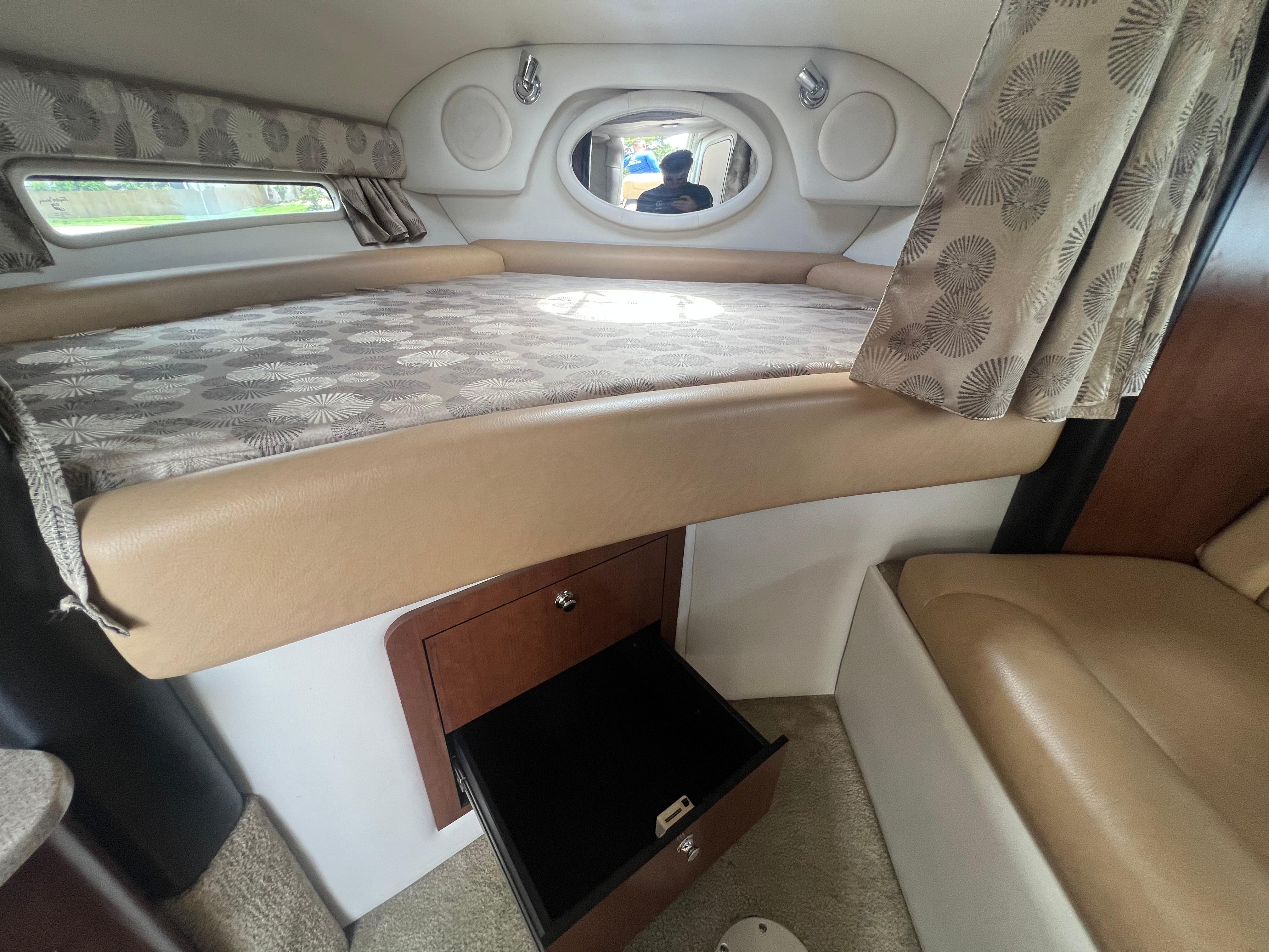 2017-crownline-294-cr-power-9819126-20250606160528556-1_XLARGE