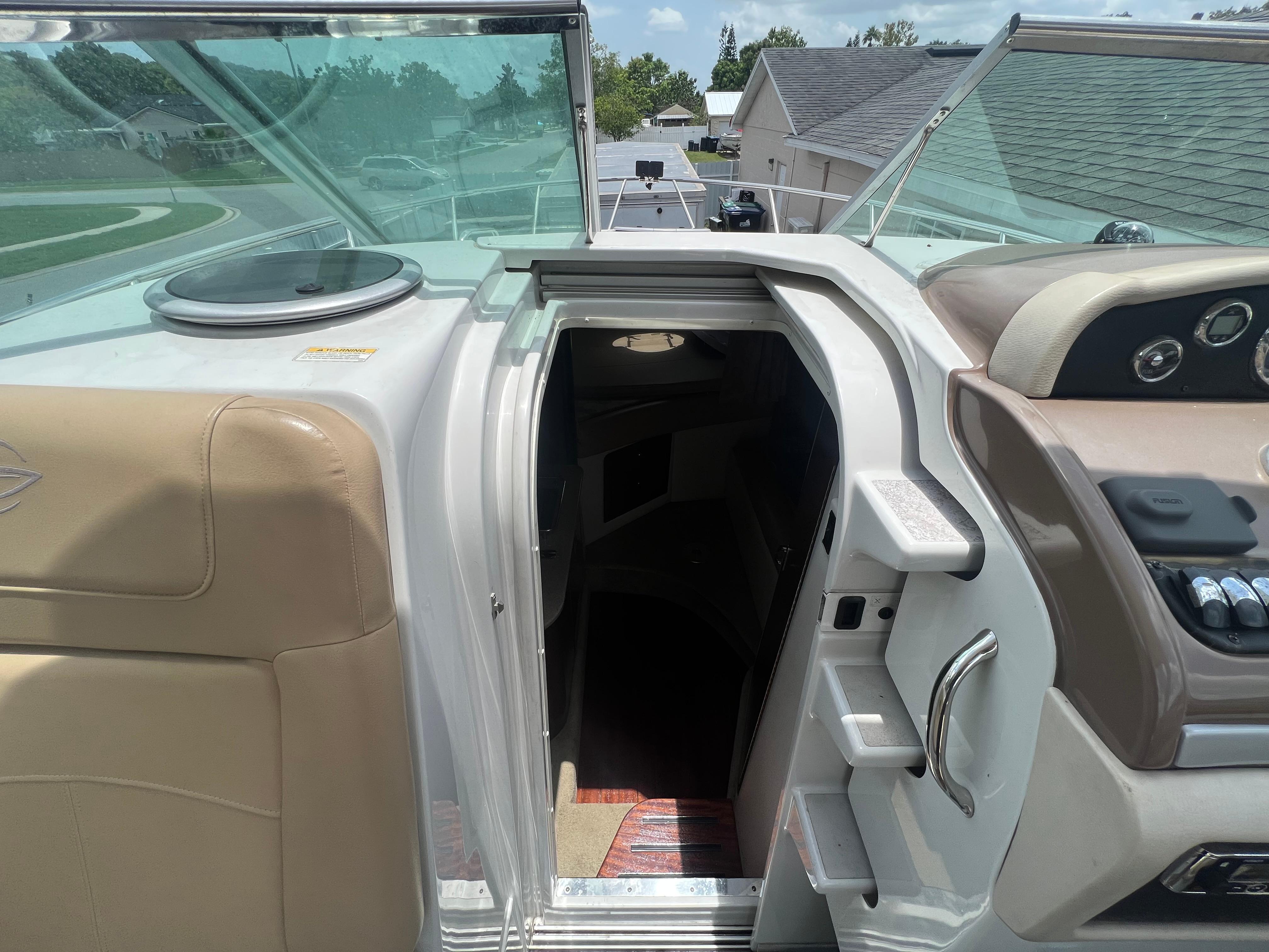 2017-crownline-294-cr-power-9819126-20250606160543494-1_XLARGE