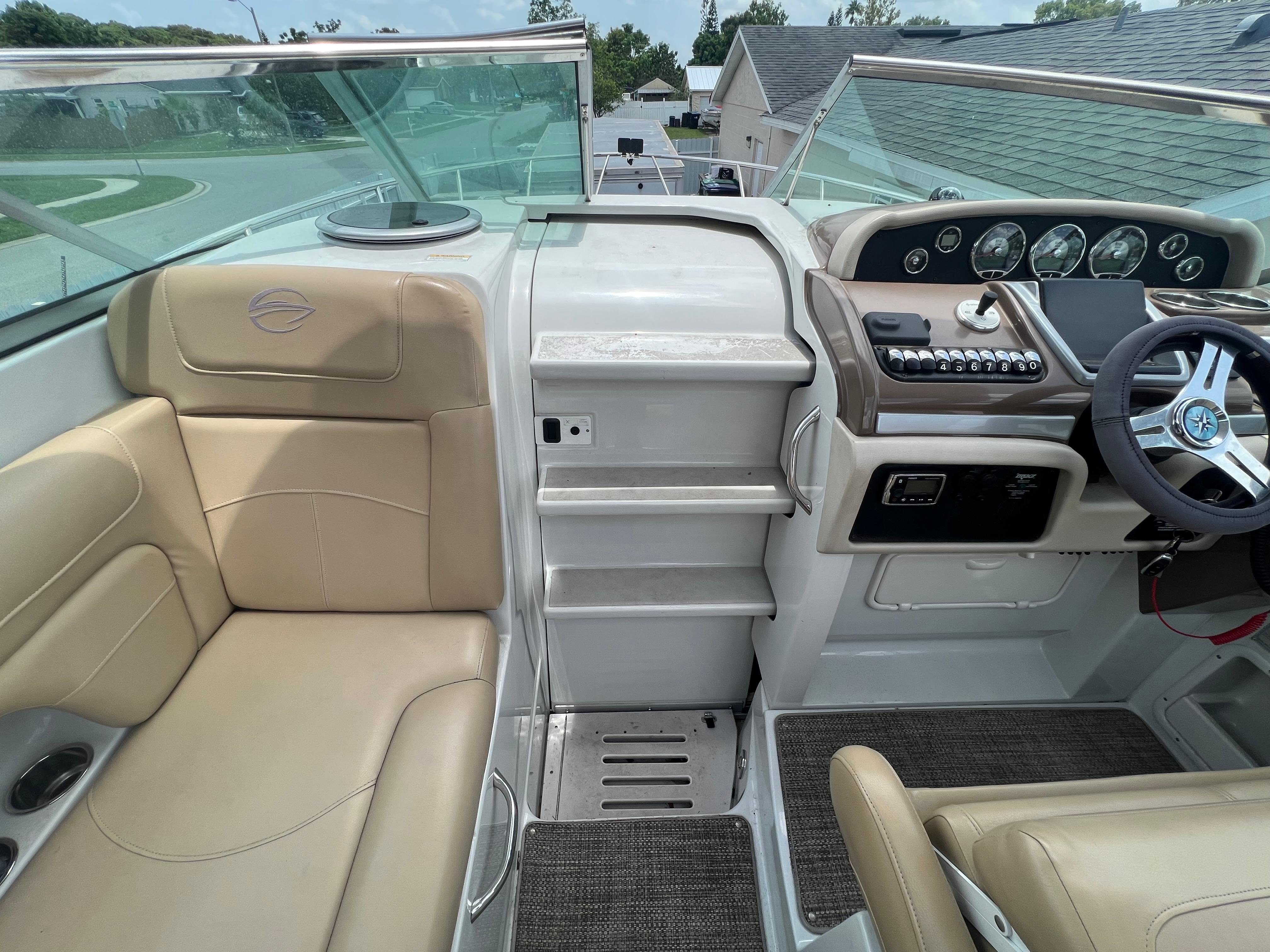 2017-crownline-294-cr-power-9819126-20250606160546700-1_XLARGE