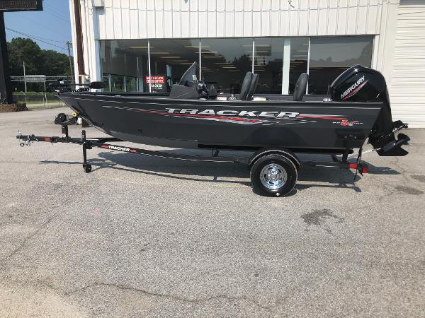 2022 Tracker Boats boat for sale, model of the boat is PRO GUIDE V-16 & Image # 8 of 28