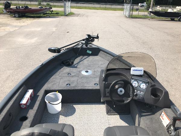 2022 Tracker Boats boat for sale, model of the boat is PRO GUIDE V-16 & Image # 11 of 28