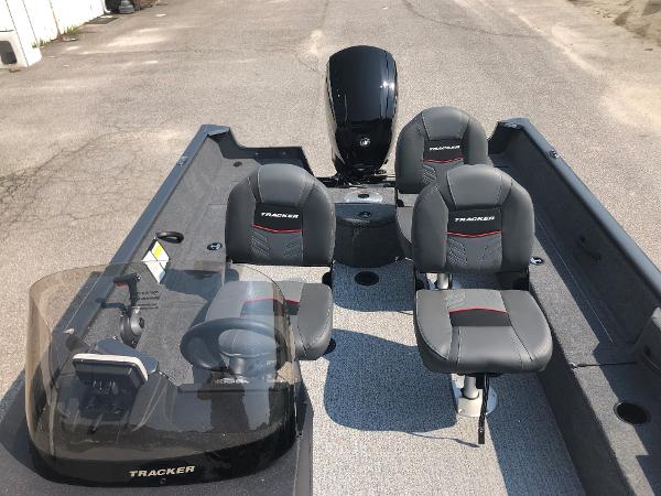 2022 Tracker Boats boat for sale, model of the boat is PRO GUIDE V-16 & Image # 12 of 28