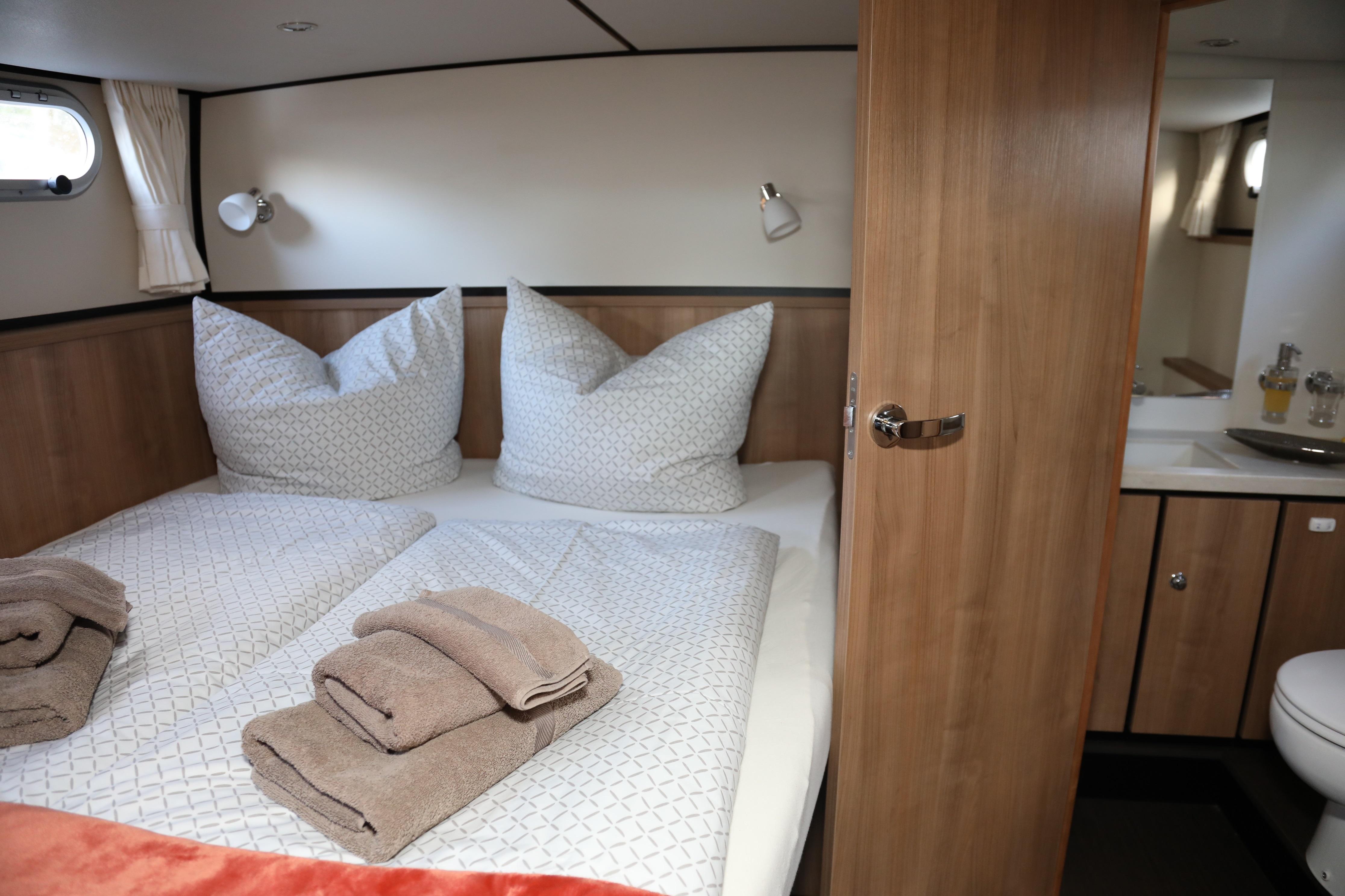Luxurious cabin interior of 2022 Linssen Grand Sturdy 35.0 AC INTERO yacht.