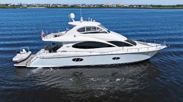 Photo of 2005 Lazzara 68'