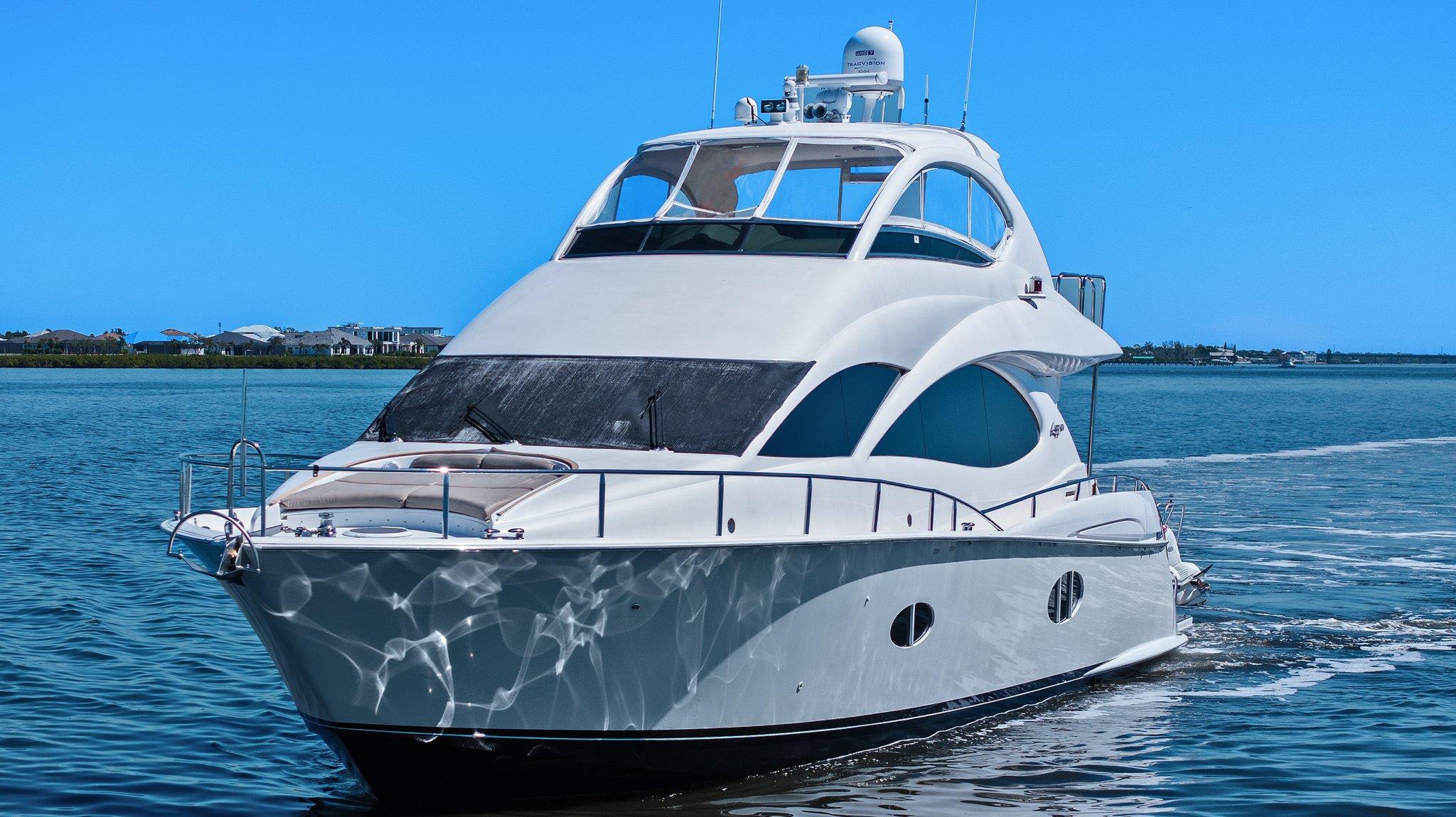 Lazzara-68 Pilothouse Motoryacht 2005 -FL-US-2005 Lazzara 68 Pilothouse Motoryacht cruising on a sunny day.-9729104 | Thumbnail
