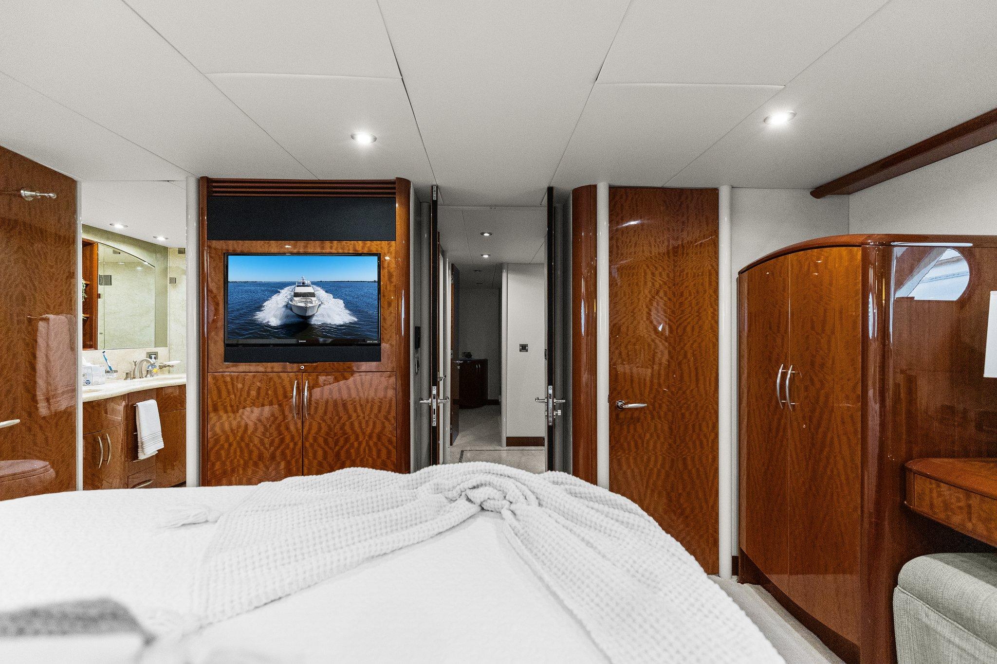 Lazzara-68 Pilothouse Motoryacht 2005 -FL-US-Luxurious 2005 Lazzara 68 Pilothouse Motoryacht interior with elegant wood finishes and modern amenities.-9729104 | Thumbnail