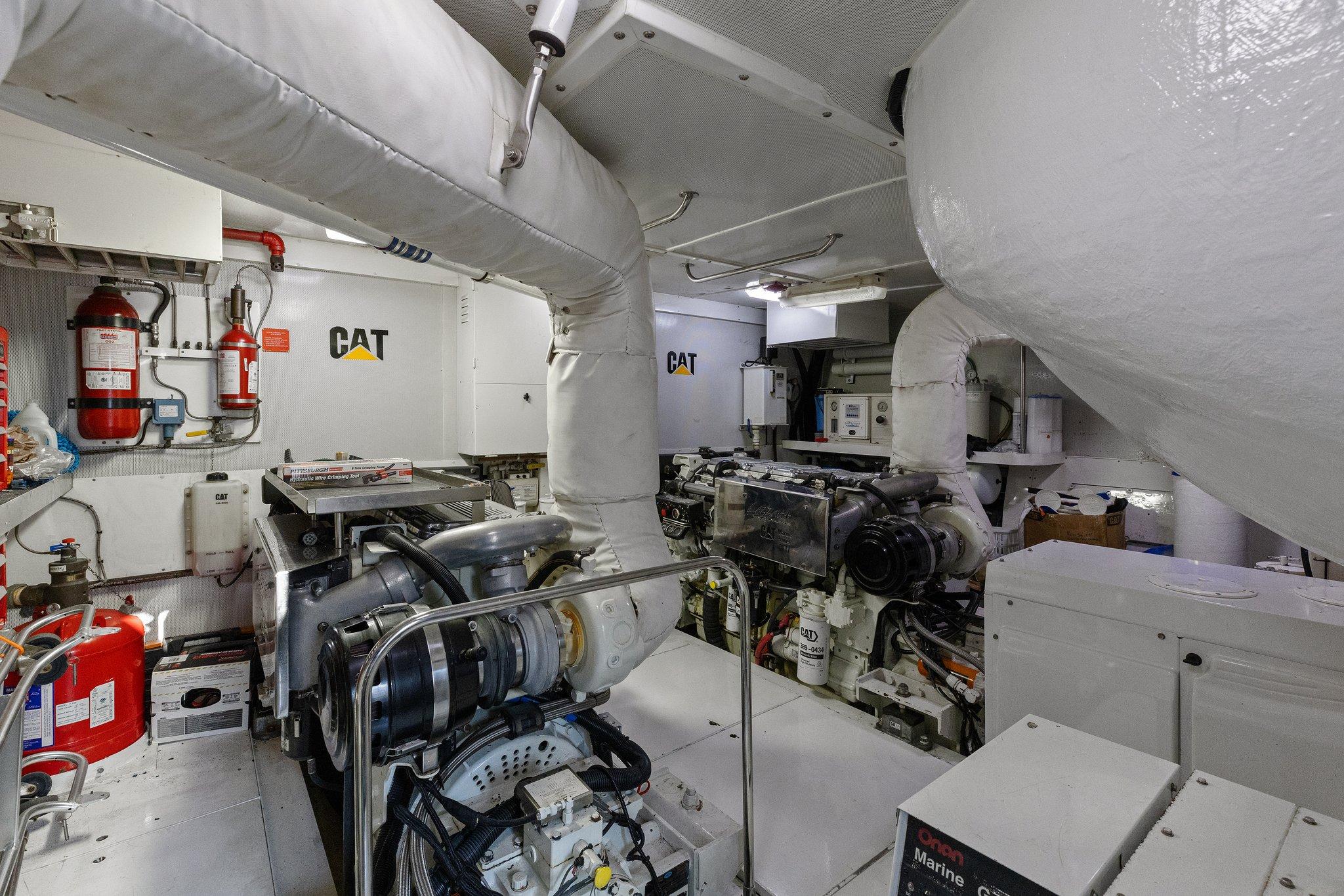 Lazzara-68 Pilothouse Motoryacht 2005 -FL-US-9729104 | Thumbnail