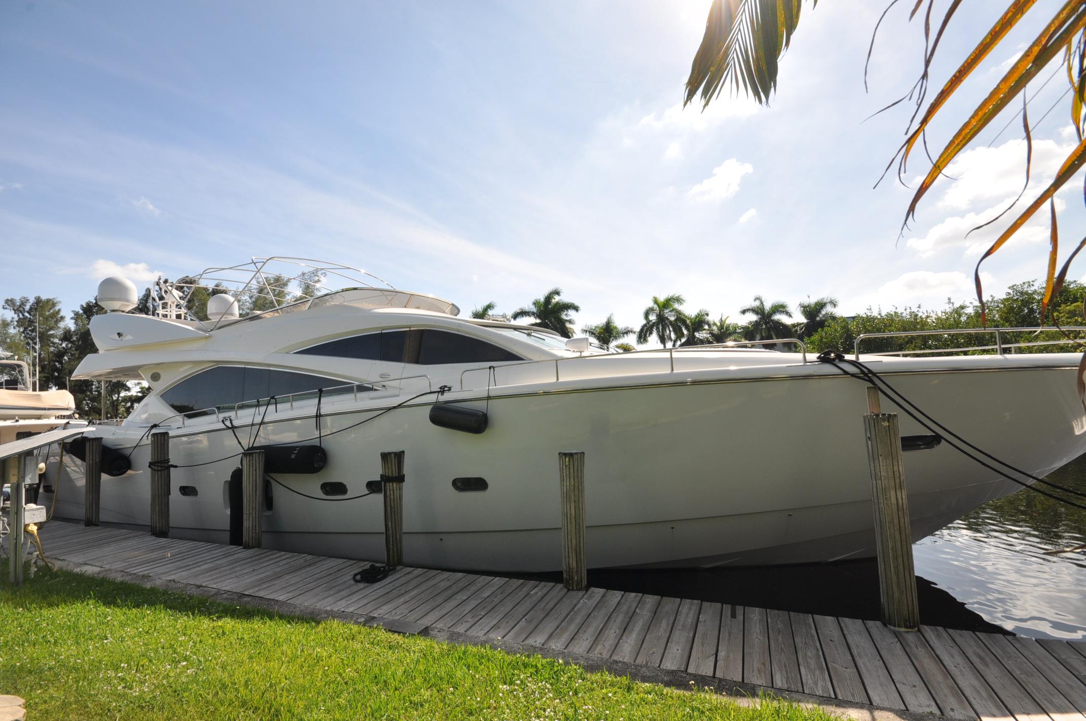 2004 SUNSEEKER 82 YACHT