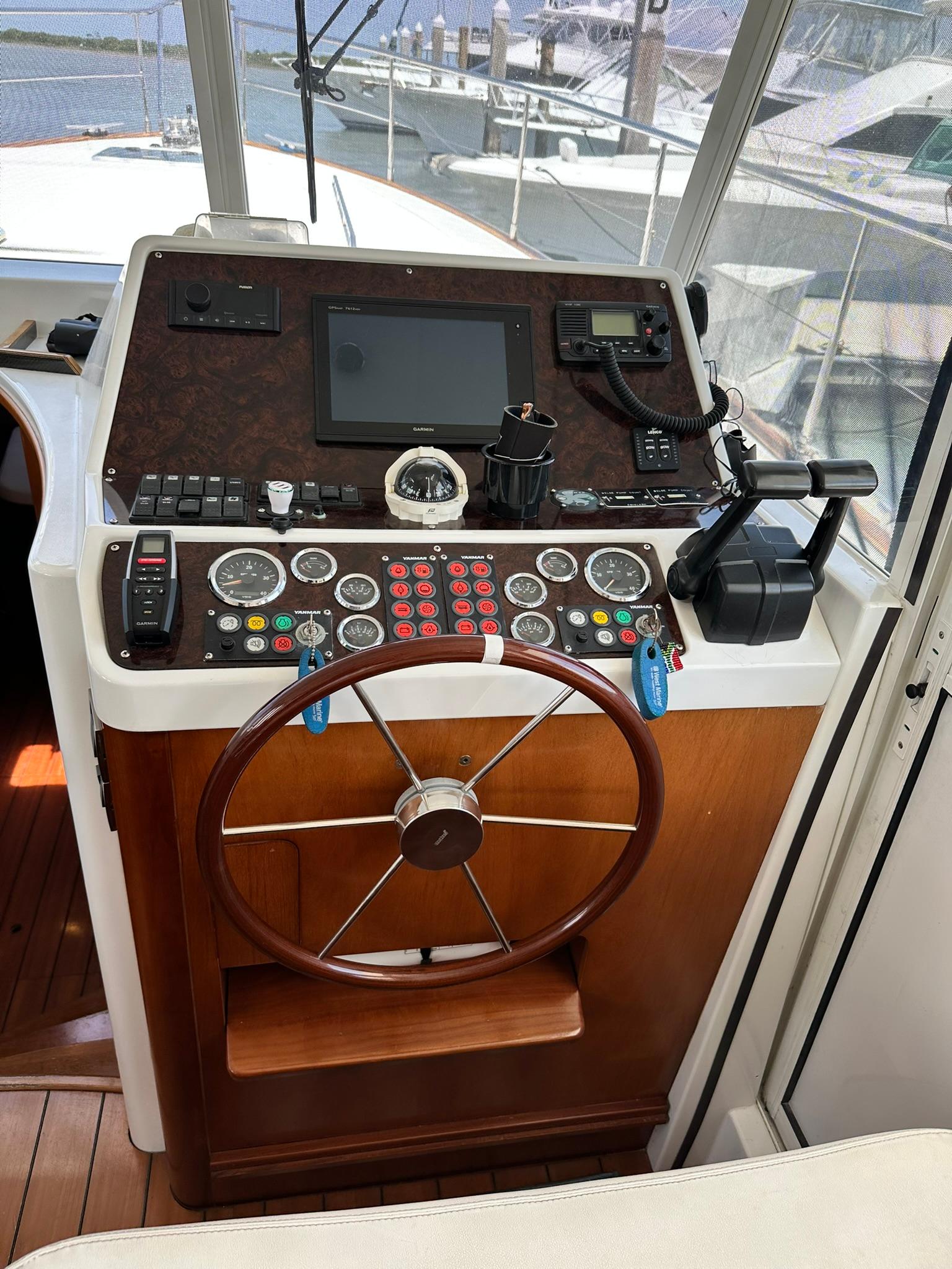 Yacht Photos Pics