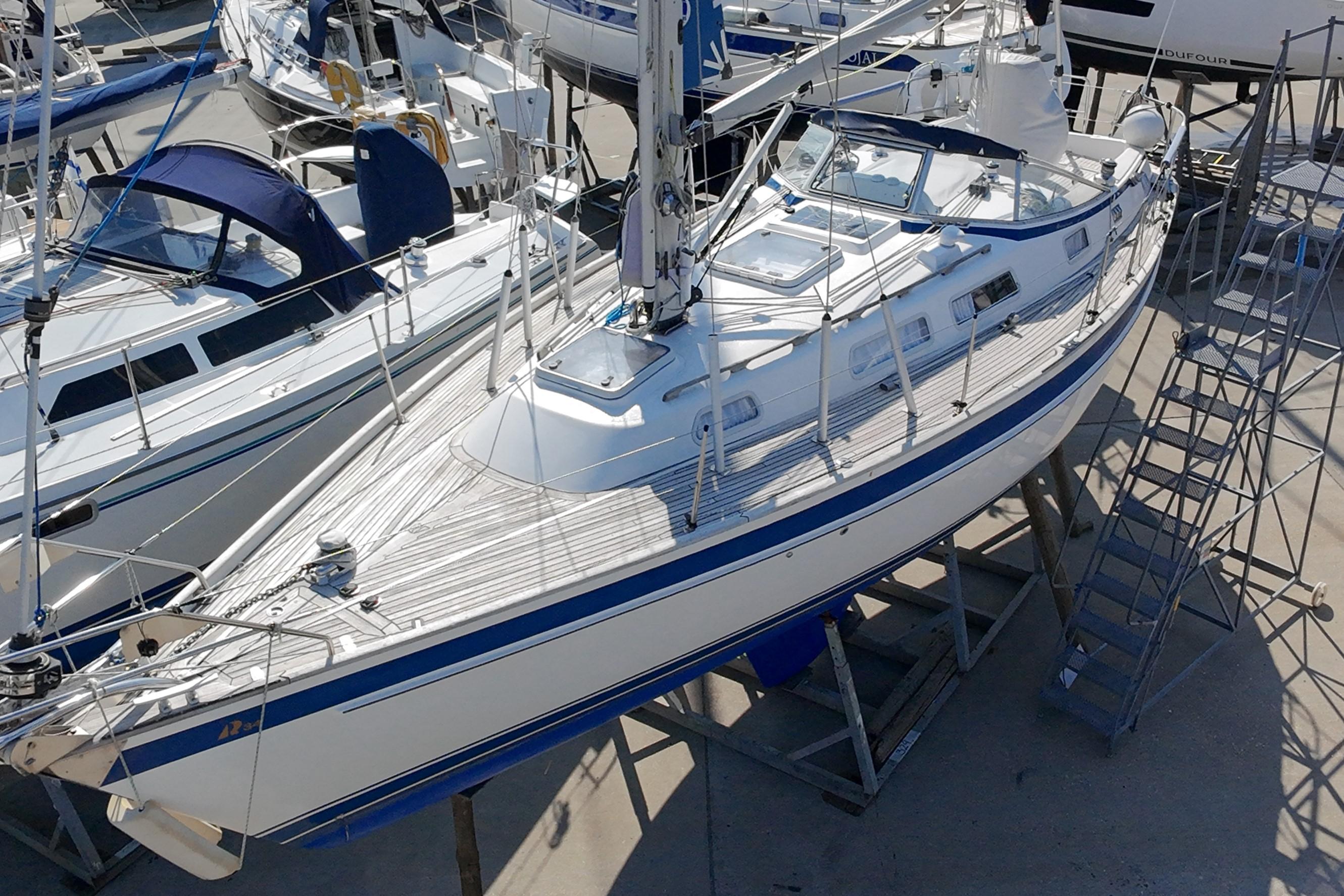 Hallberg-Rassy 34 for sale