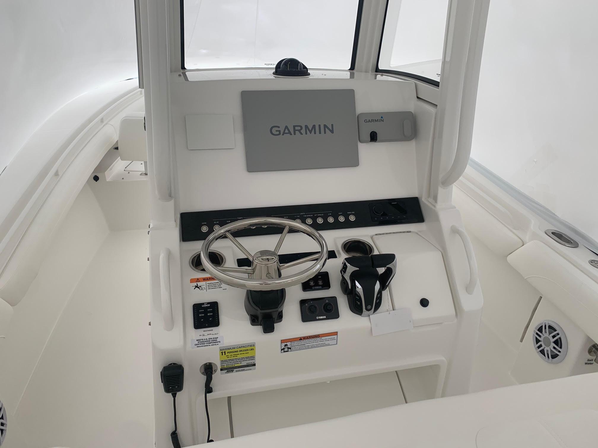 Yacht for Sale 25 Regulator Yachts Babylon, NY Denison Yacht Sales