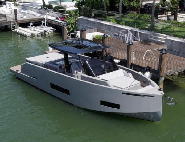 2022 De Antonio Yachts D42