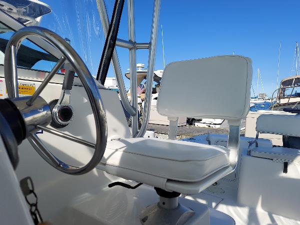 23' Robalo, Listing Number 100892310, - Photo No. 13