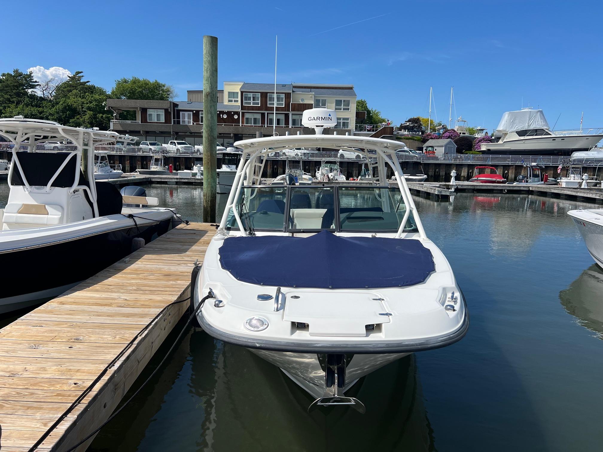 2016-boston-whaler-270-vantage-power-9819173-20250529104406941-1_XLARGE