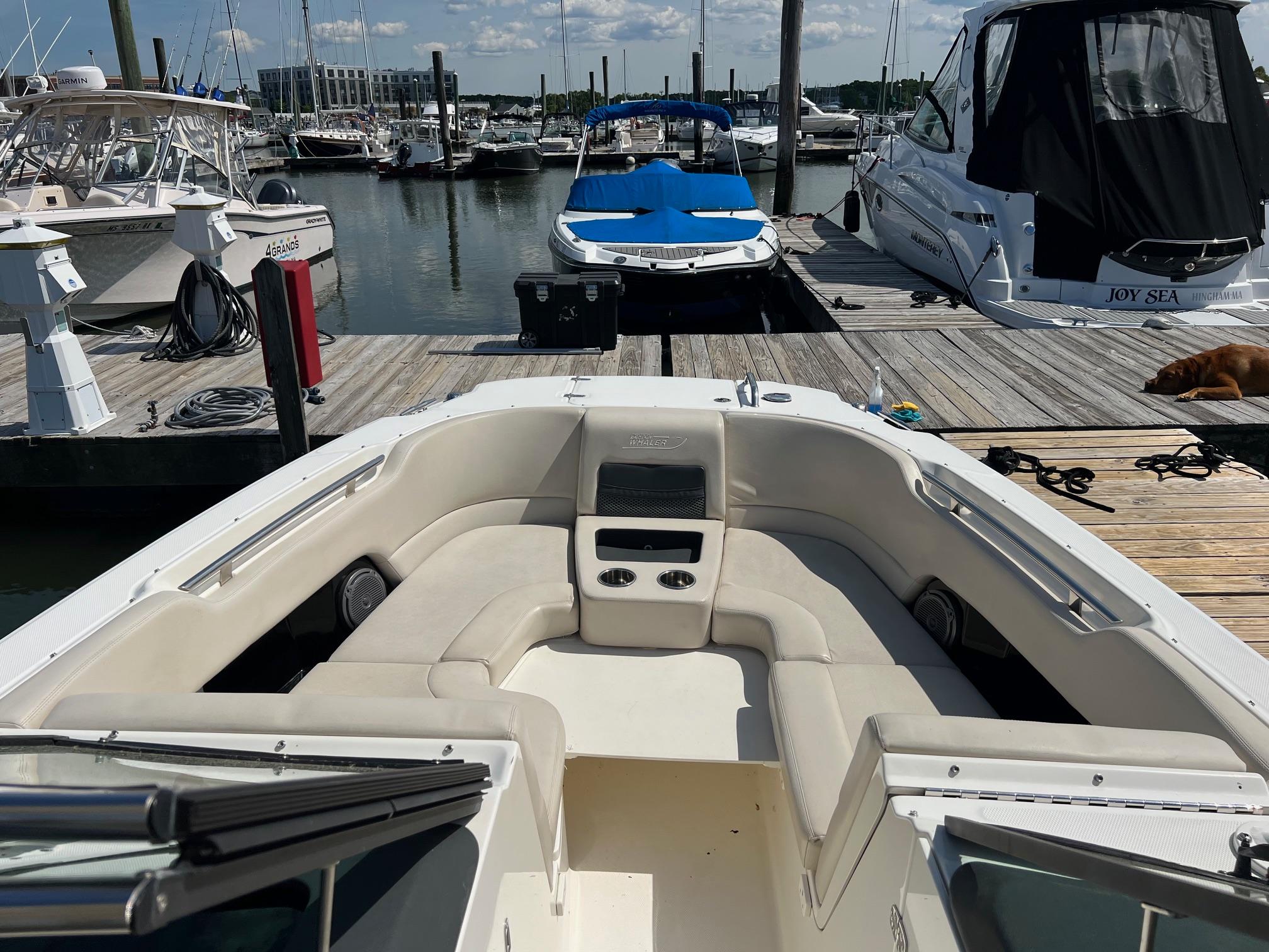 2016-boston-whaler-270-vantage-power-9819173-20250529104418722-1_XLARGE