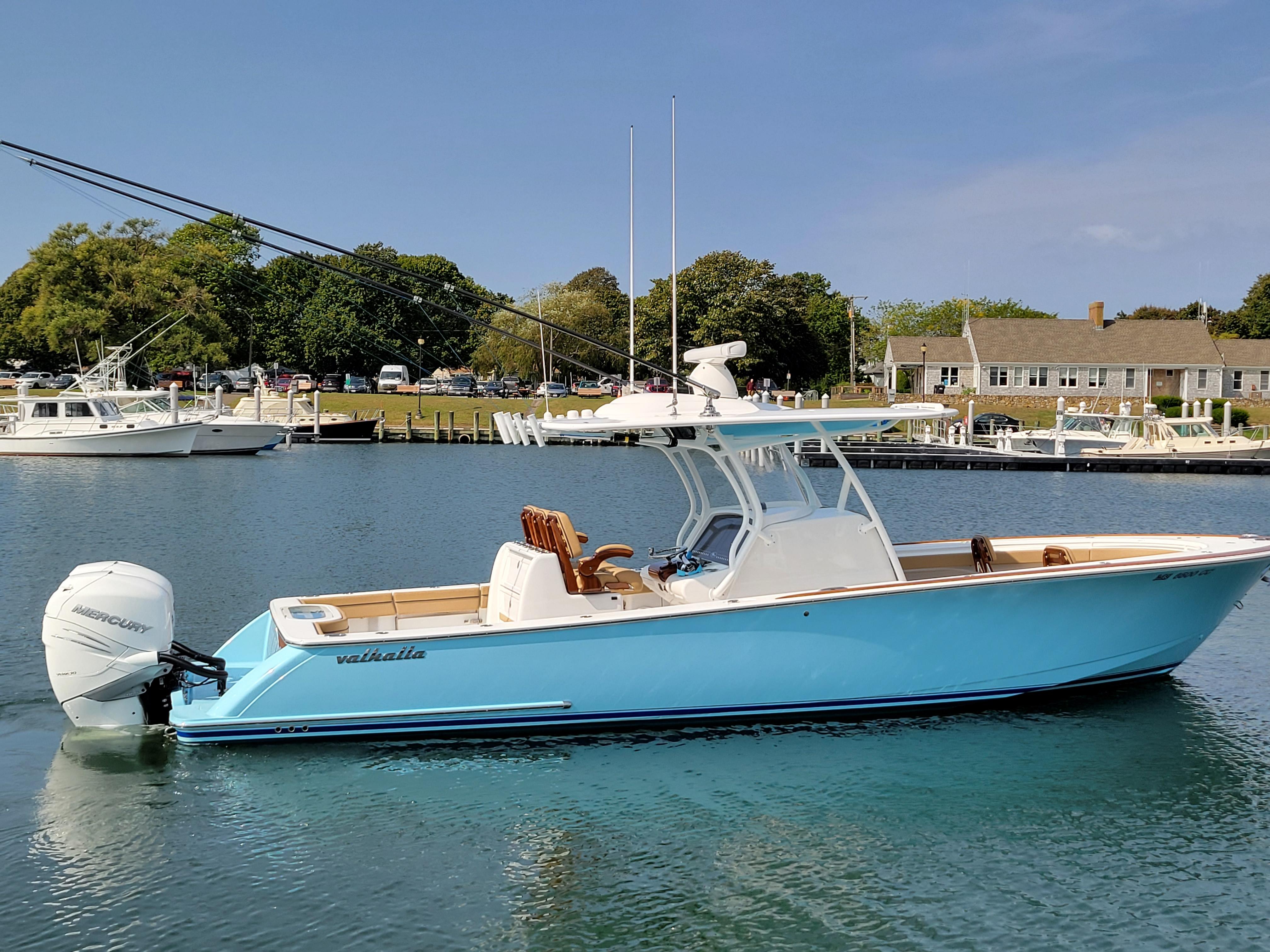 2021 Bentley v-33 center console seakeeper