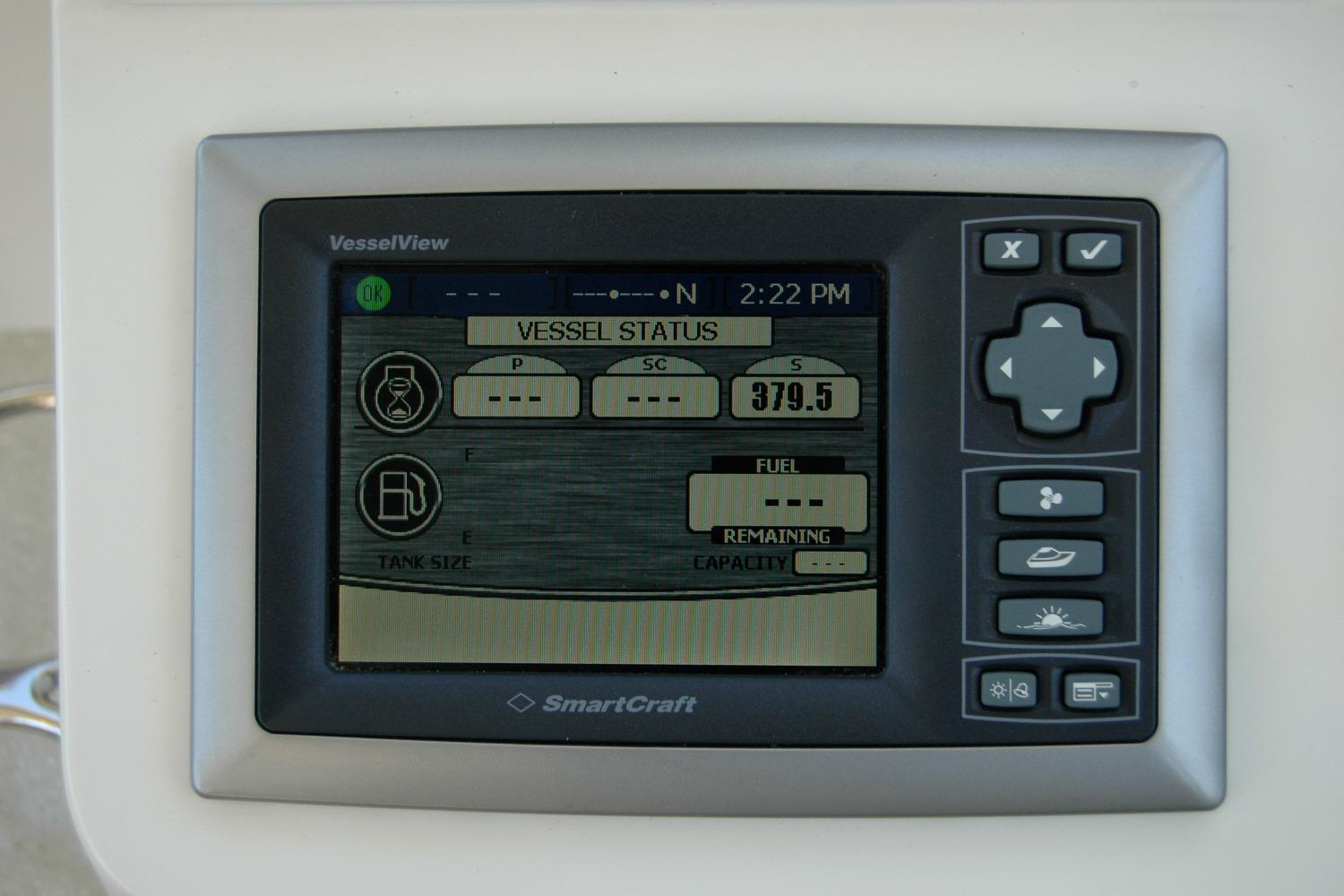 SmartCraft VesselView display on 2014 Back Cove 37, showing vessel status and fuel information.