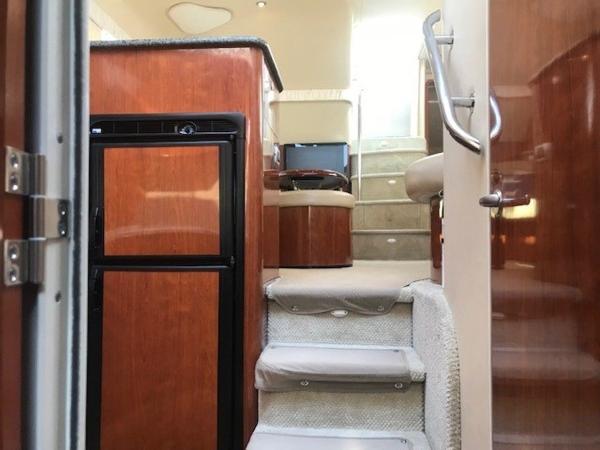2004 Sea Ray boat for sale, model of the boat is 390 Motor Yacht & Image # 26 of 49