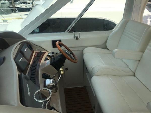 2004 Sea Ray boat for sale, model of the boat is 390 Motor Yacht & Image # 35 of 49