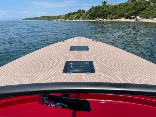 VanDutch-40 2010-Press On Regardless FL-US-VanDutch 40 boat cruising near a scenic coastline, 2010 model.-8699189 | Thumbnail