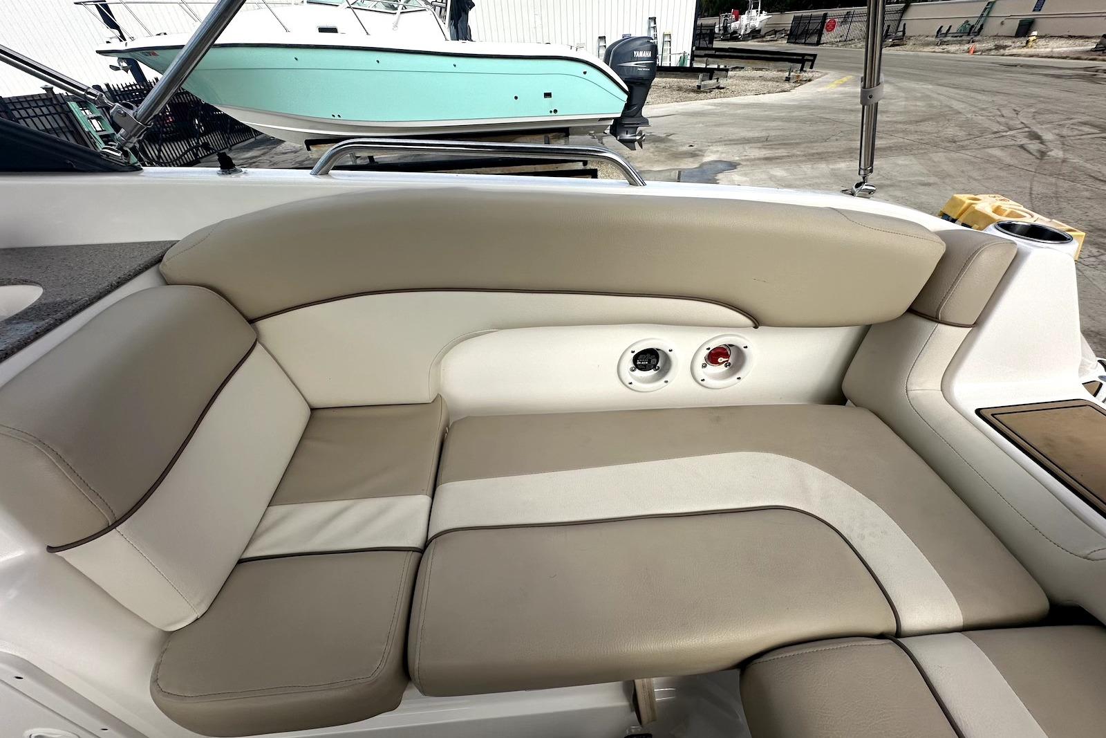 F 10544 RC Knot 10 Yacht Sales F 10544 RC Knot 10 Yacht Sales