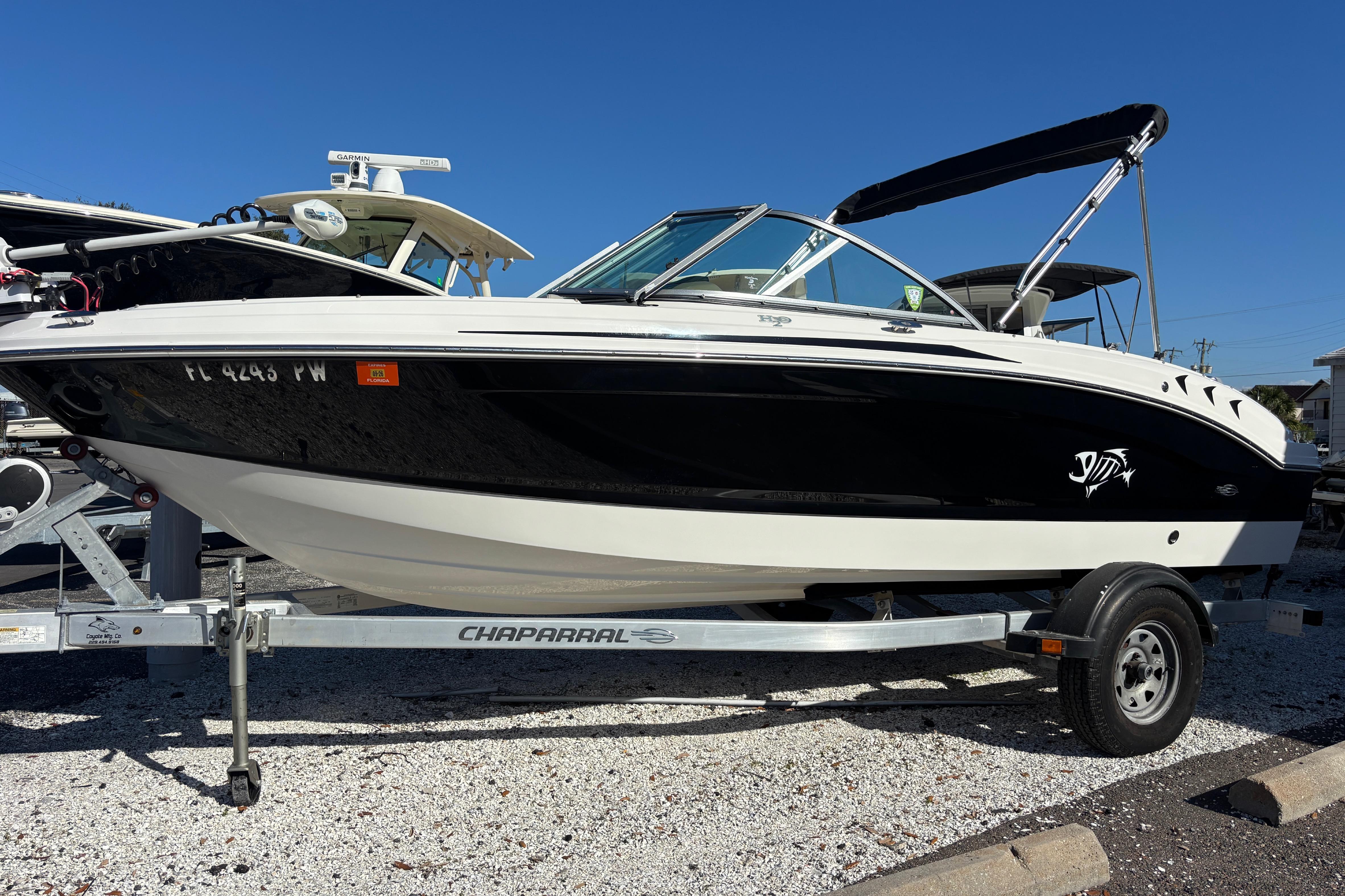 2015 Chaparral 19 H2O Ski & Fish-1