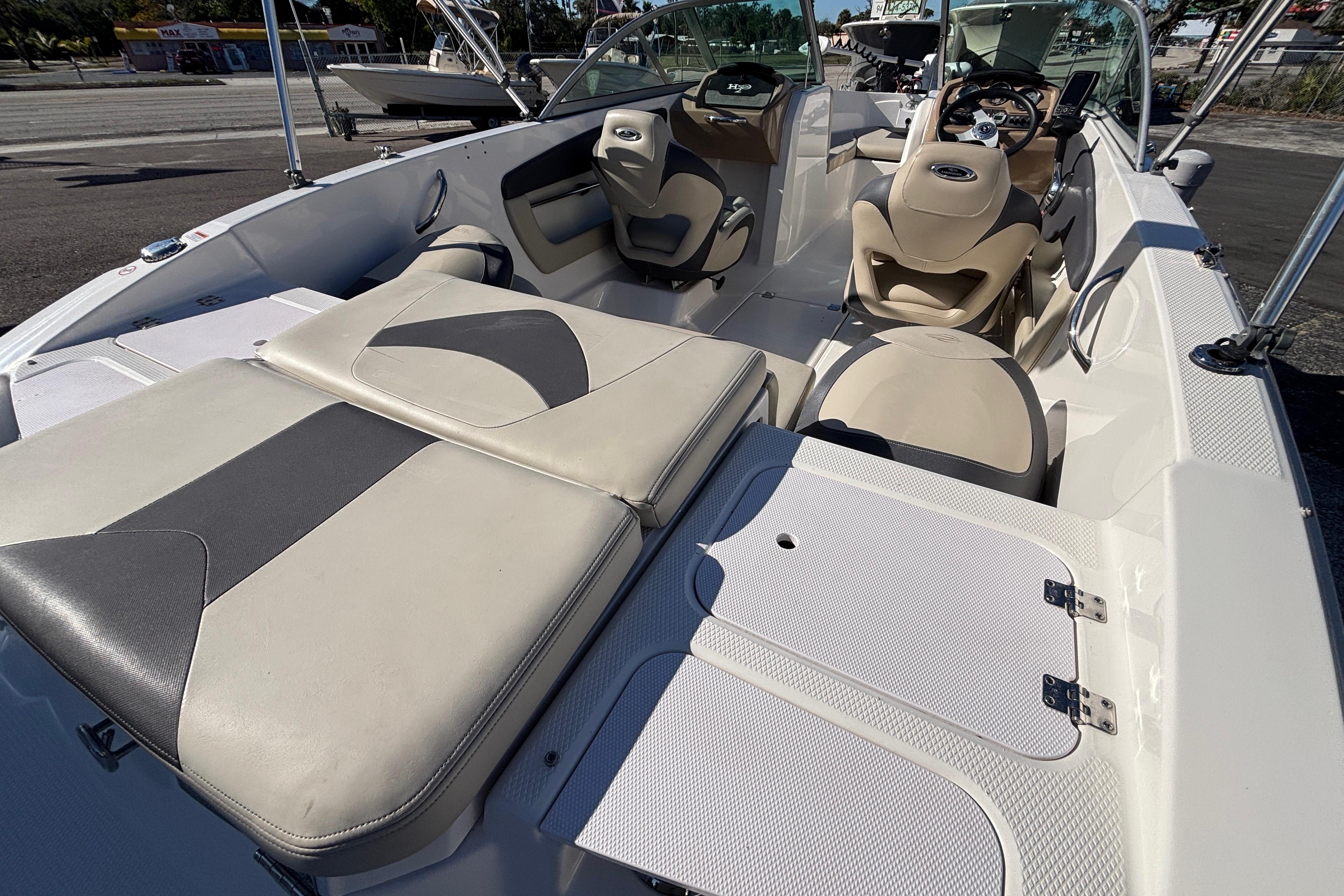 2015 Chaparral 19 H2O Ski & Fish-7