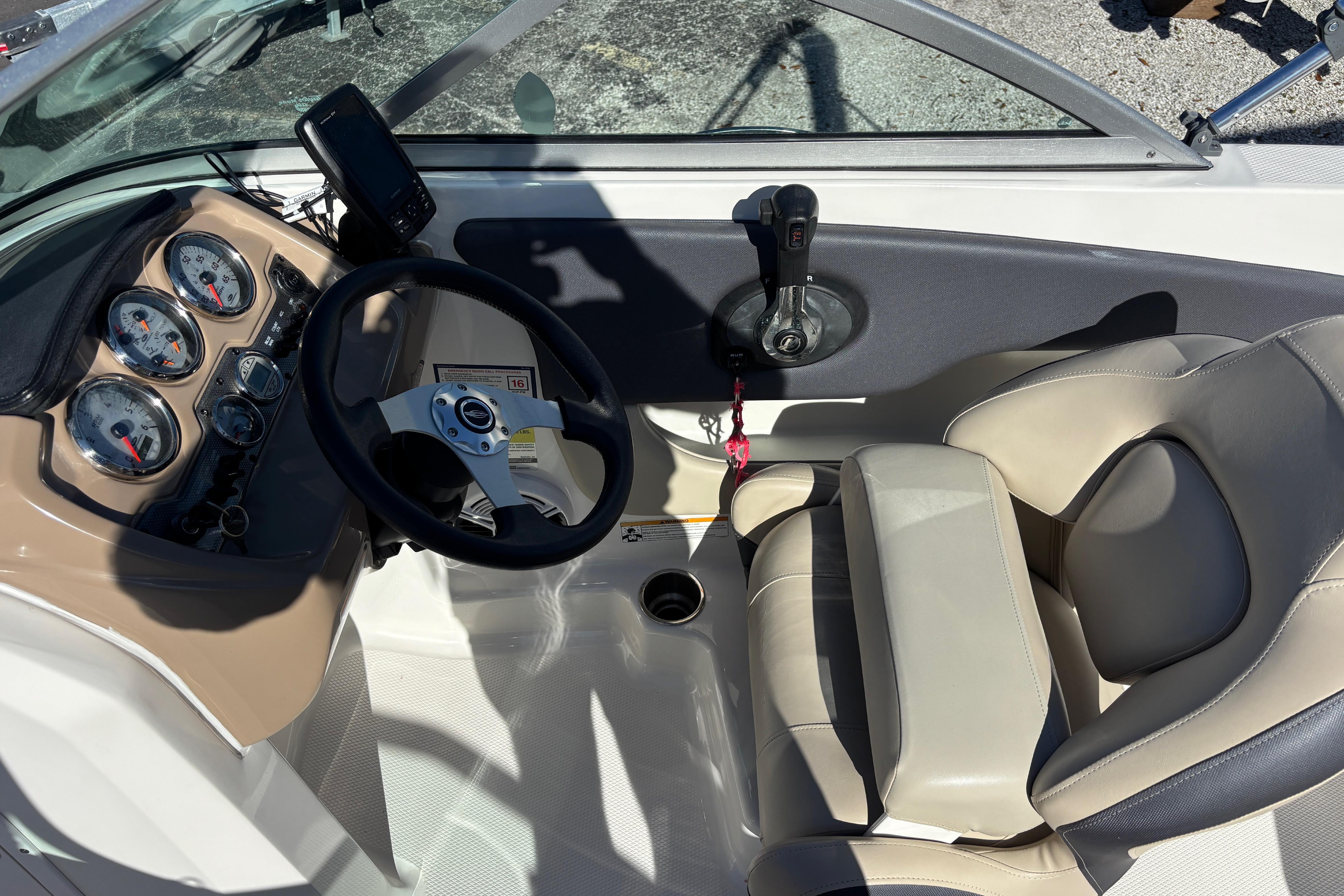 2015 Chaparral 19 H2O Ski & Fish-12