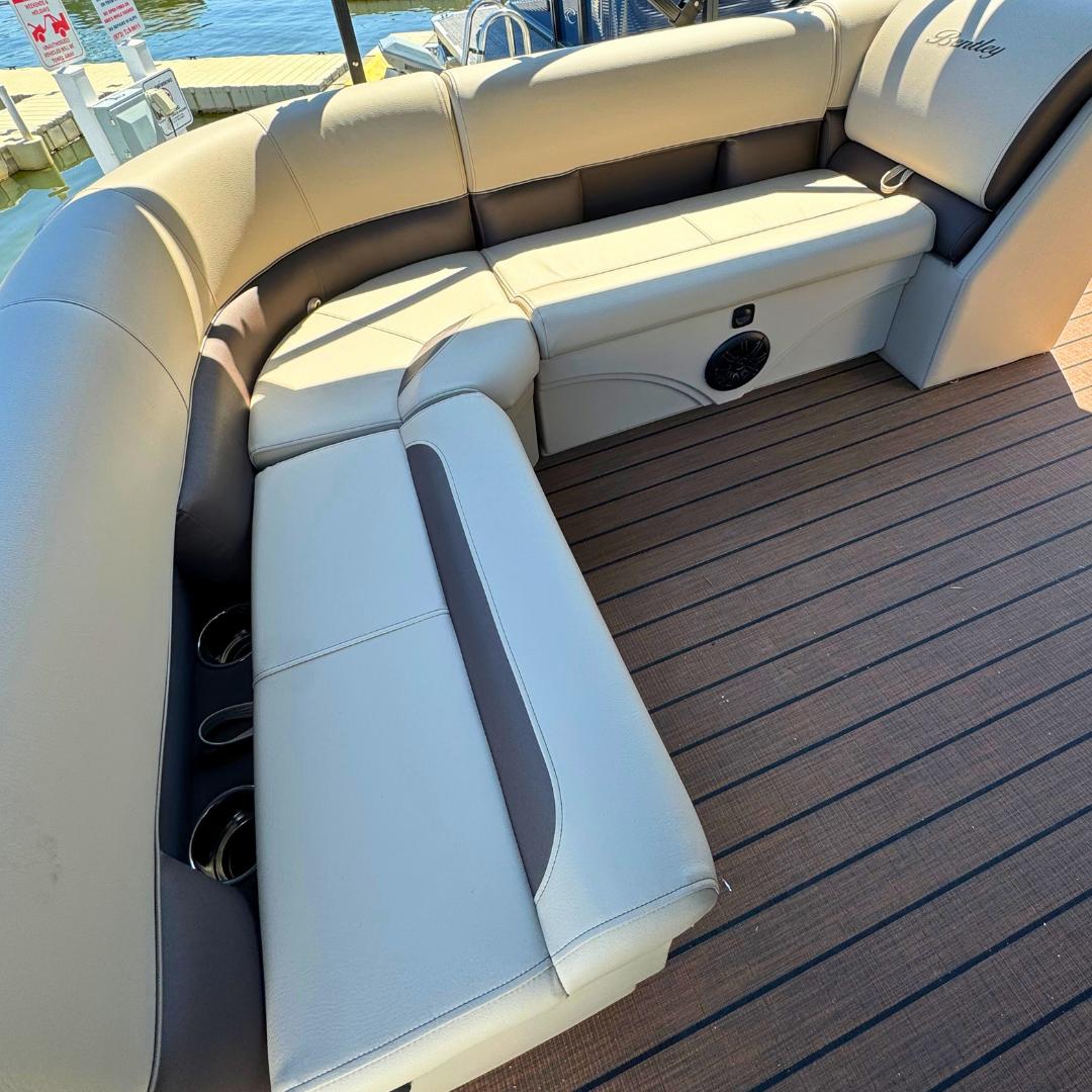 2024 Bentley pontoons LE 160 CR-8