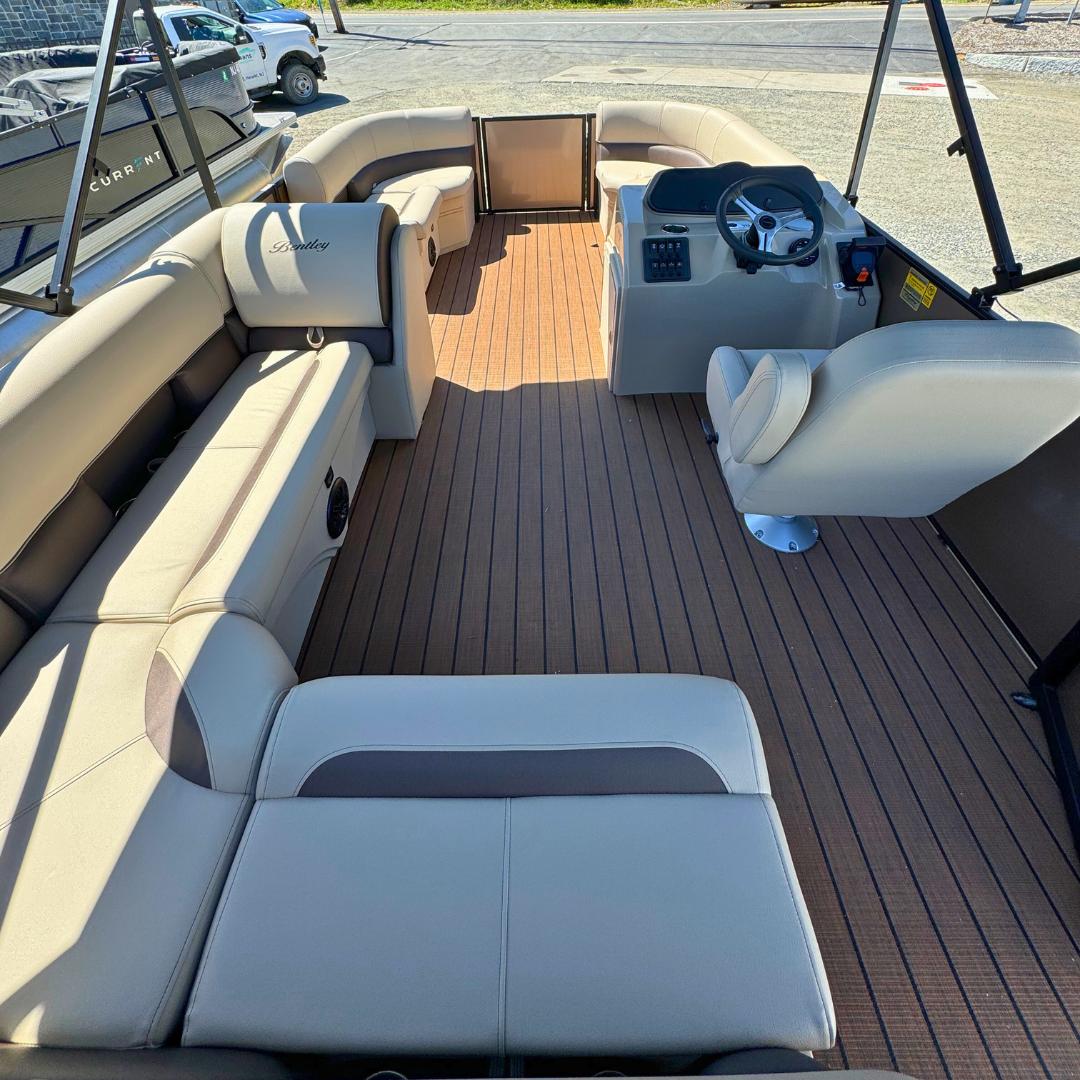 2024 Bentley pontoons LE 160 CR-7