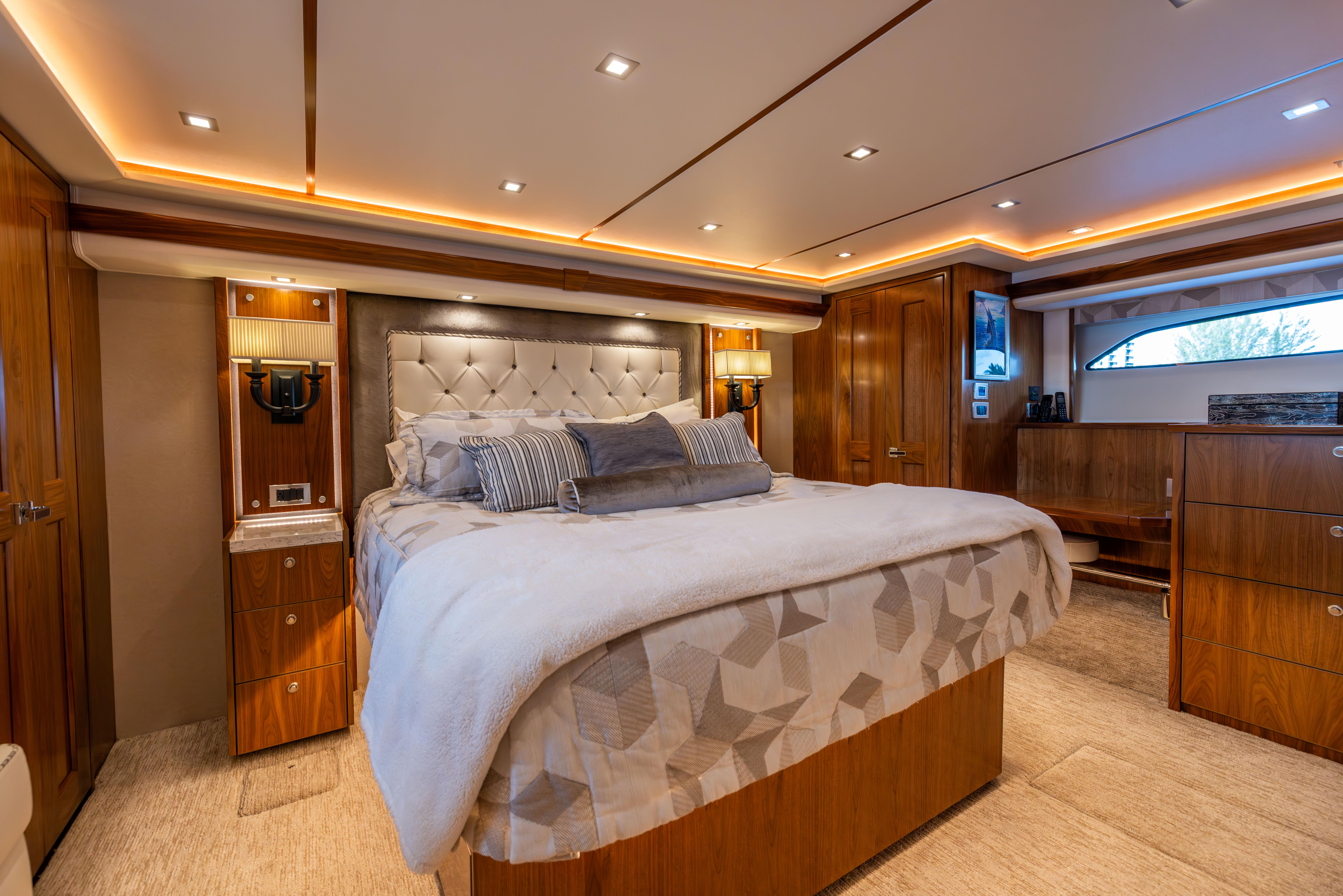 2020-viking-80-convertible-power-9609213-20250602082136656-1_XLARGE