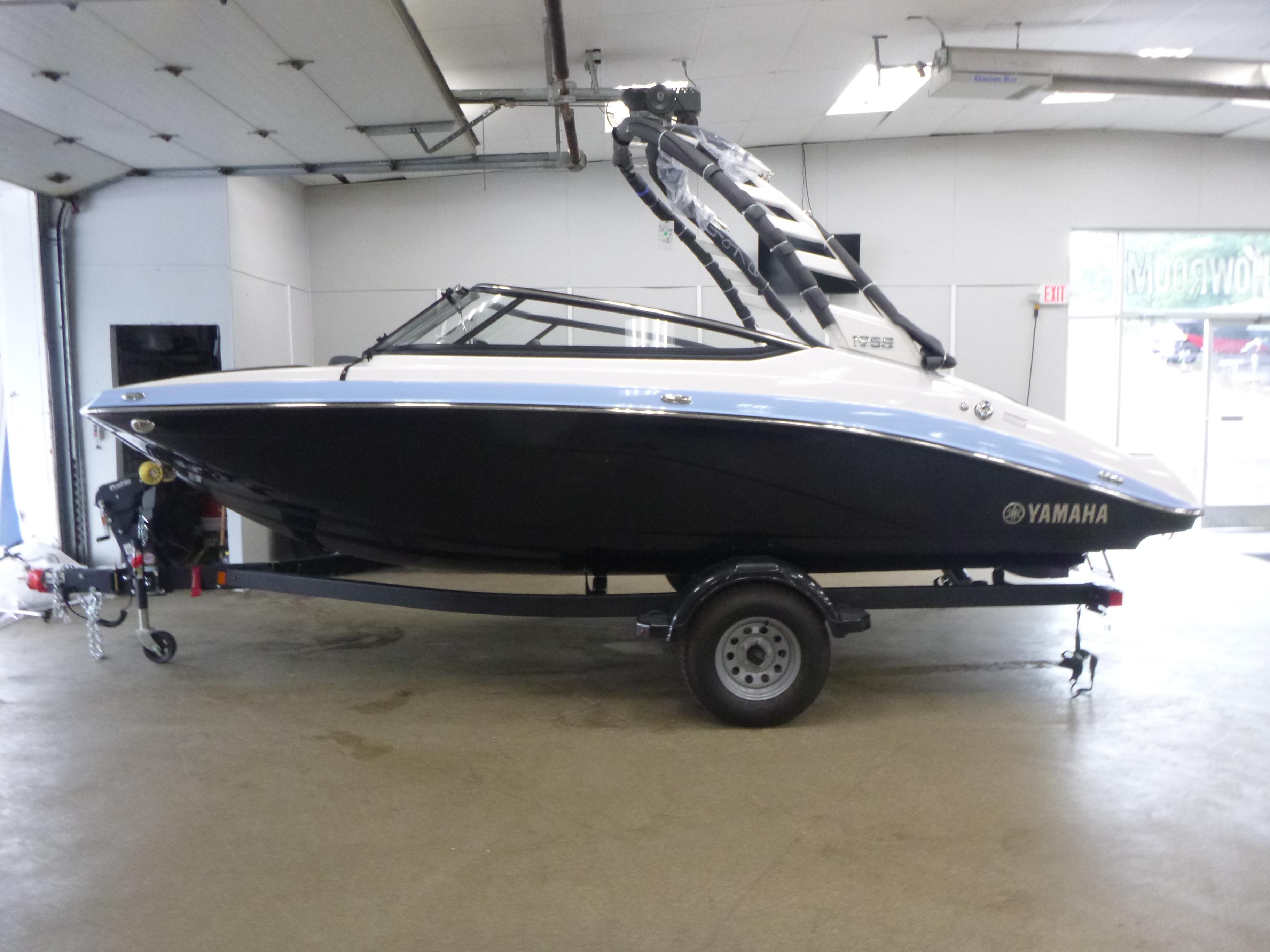 2025 Yamaha Boats 195S Gallery