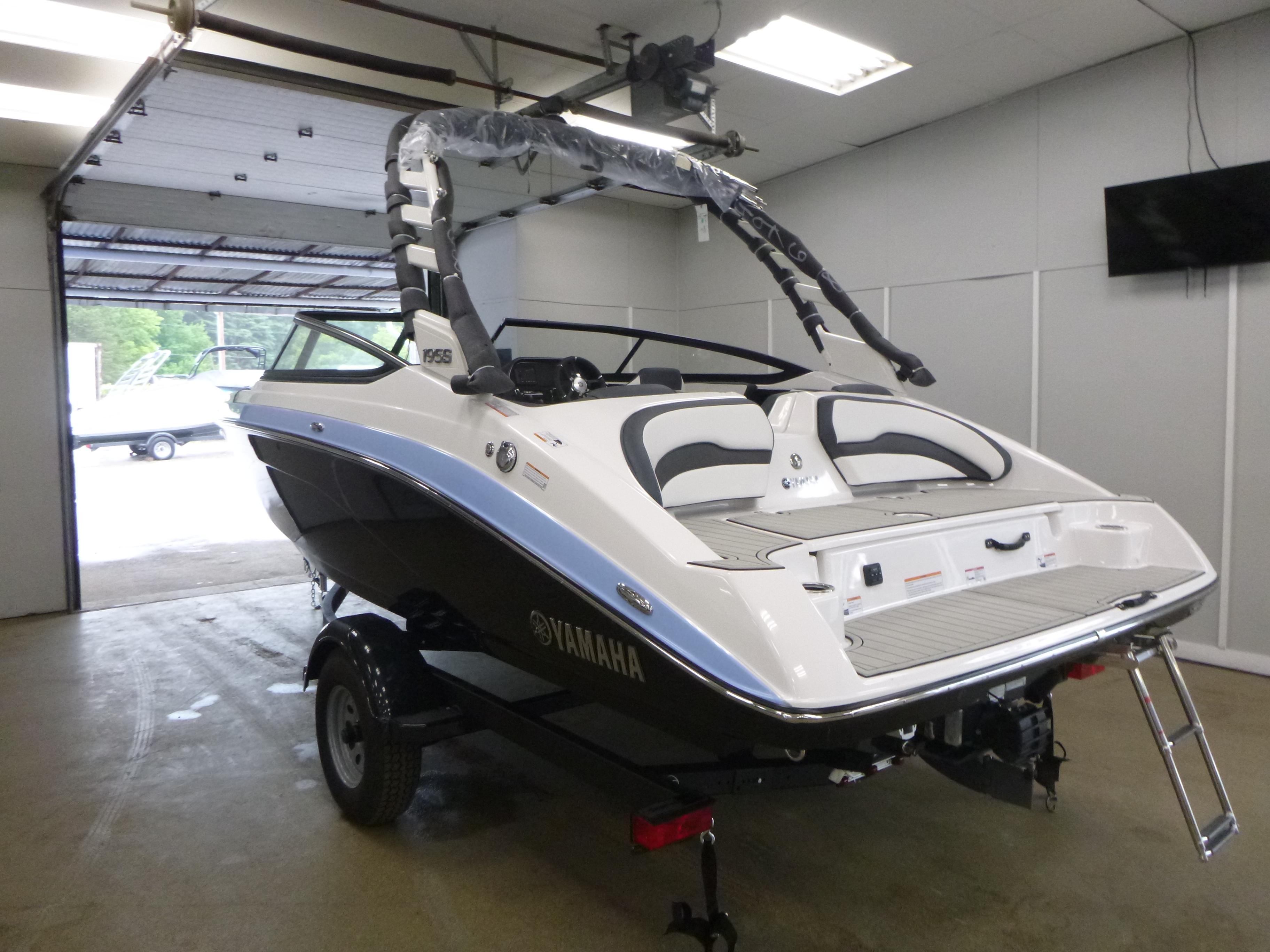 2025 Yamaha Boats 195S Gallery