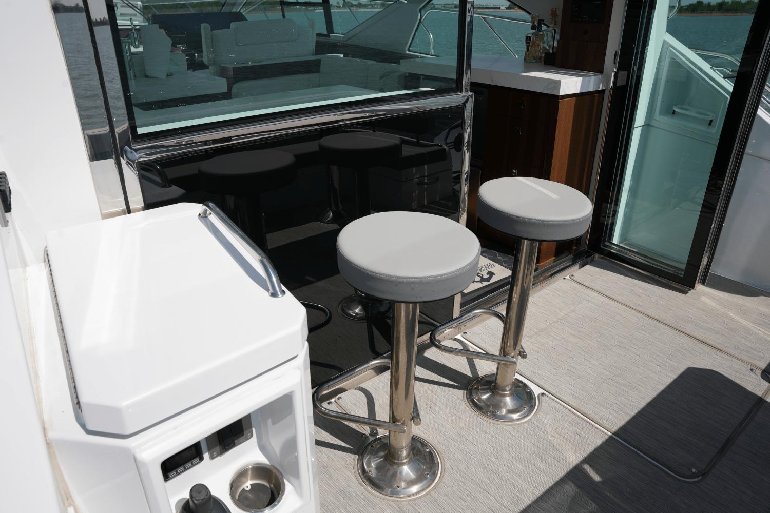 2022-cruisers-yachts-54-cantius-power-9729215-978294371-0-150520250826-19