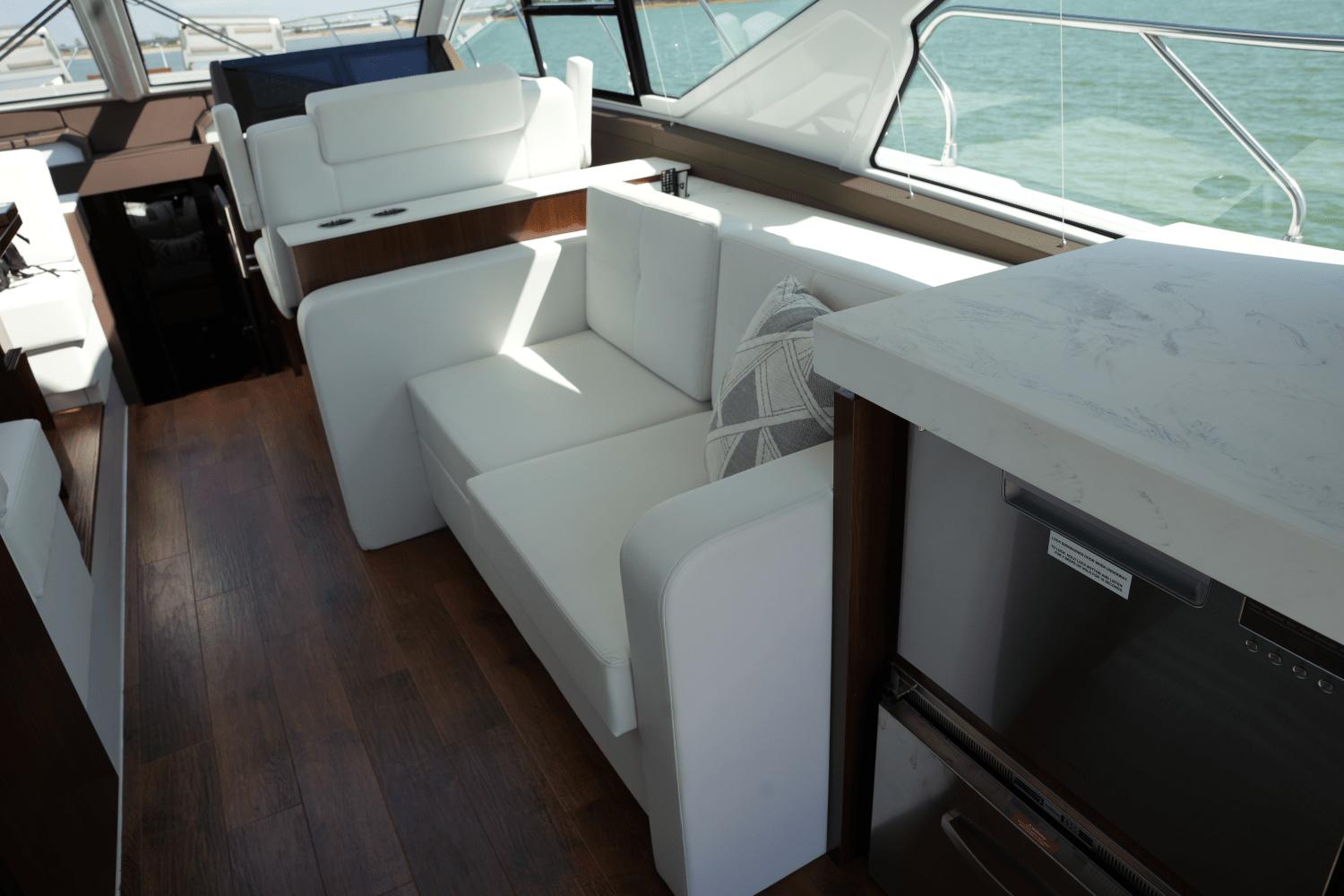 2022-cruisers-yachts-54-cantius-power-9729215-978294374-0-150520250826-35