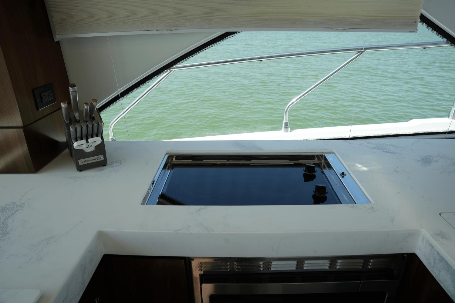 2022-cruisers-yachts-54-cantius-power-9729215-978294378-0-150520250826-32