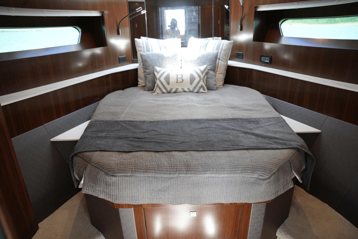 2022-cruisers-yachts-54-cantius-power-9729215-978294384-0-150520250826-51
